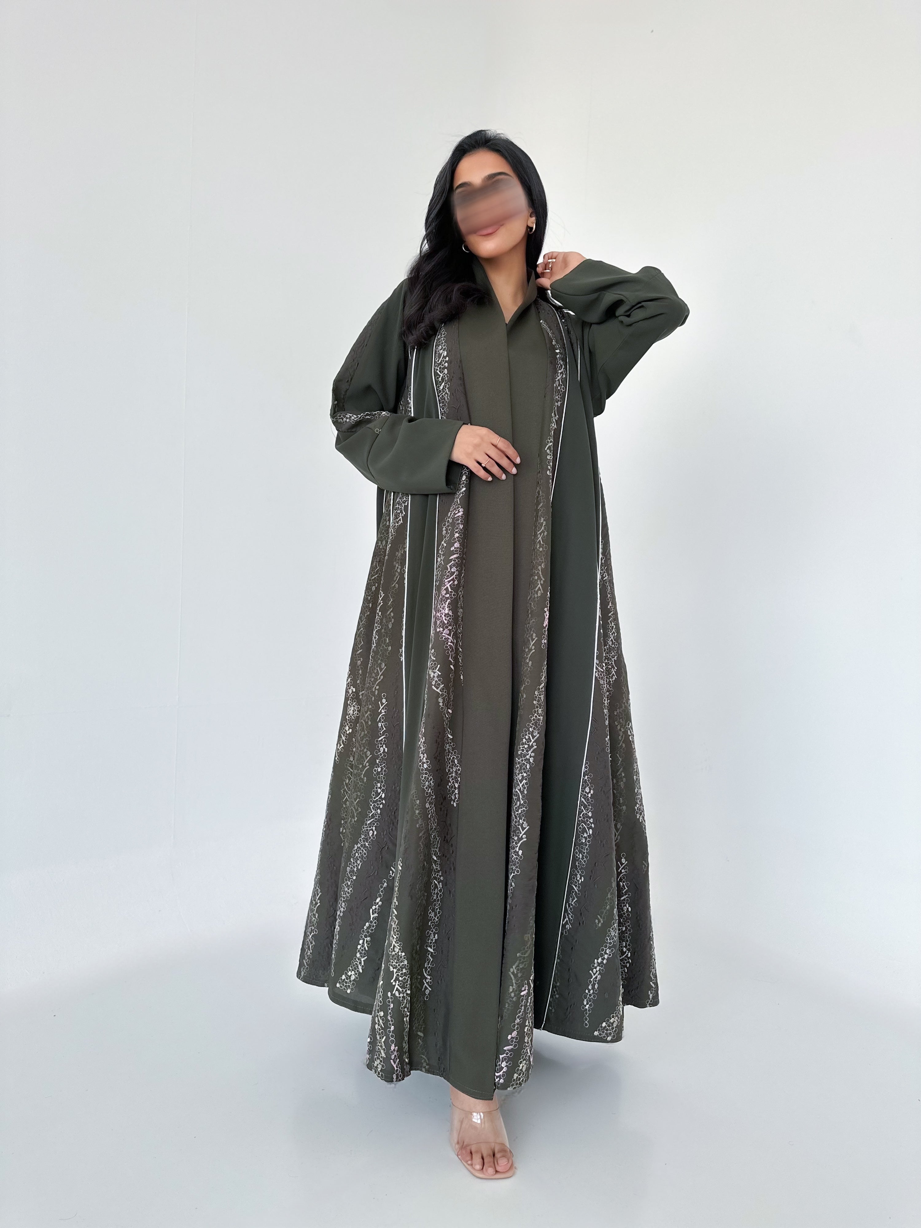 MW645 - Light Crepe Standing with Jacquard Half-Cloche