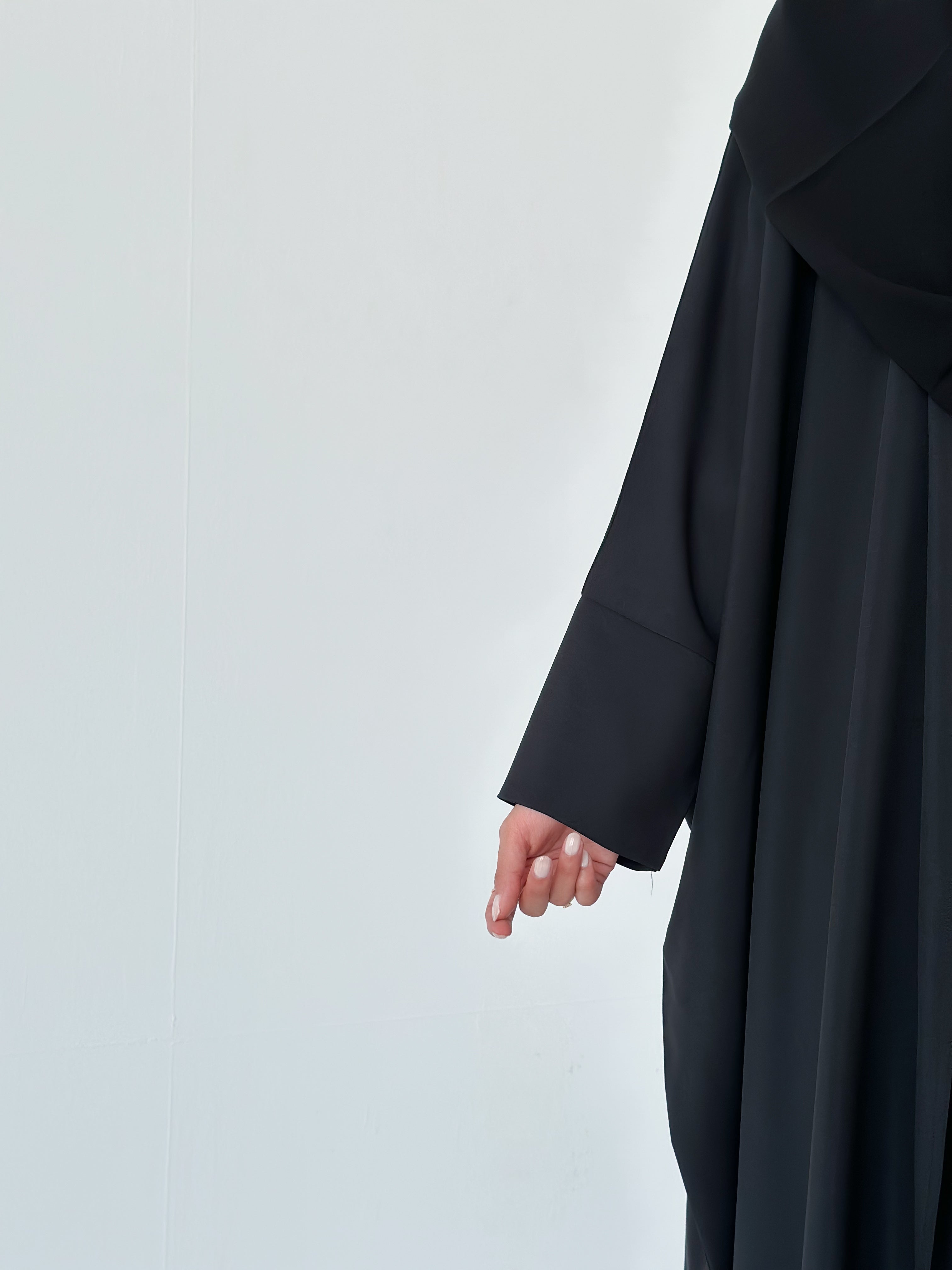 MW645 - Light Crepe Standing with Jacquard Half-Cloche