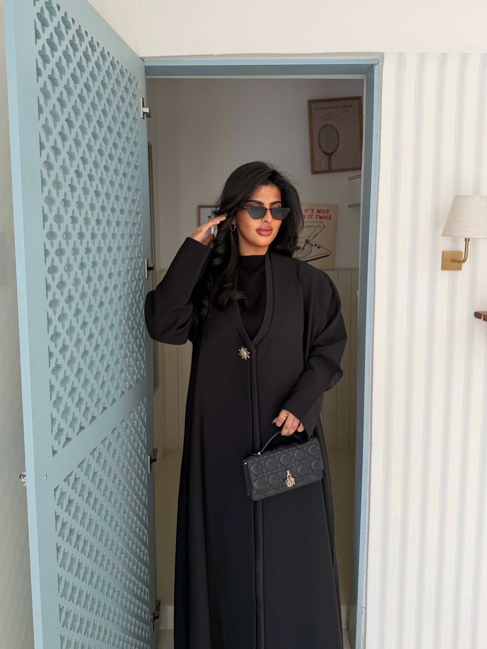 MWT4309 - عباية باربي سوداء بتداخل تفتة - Aya