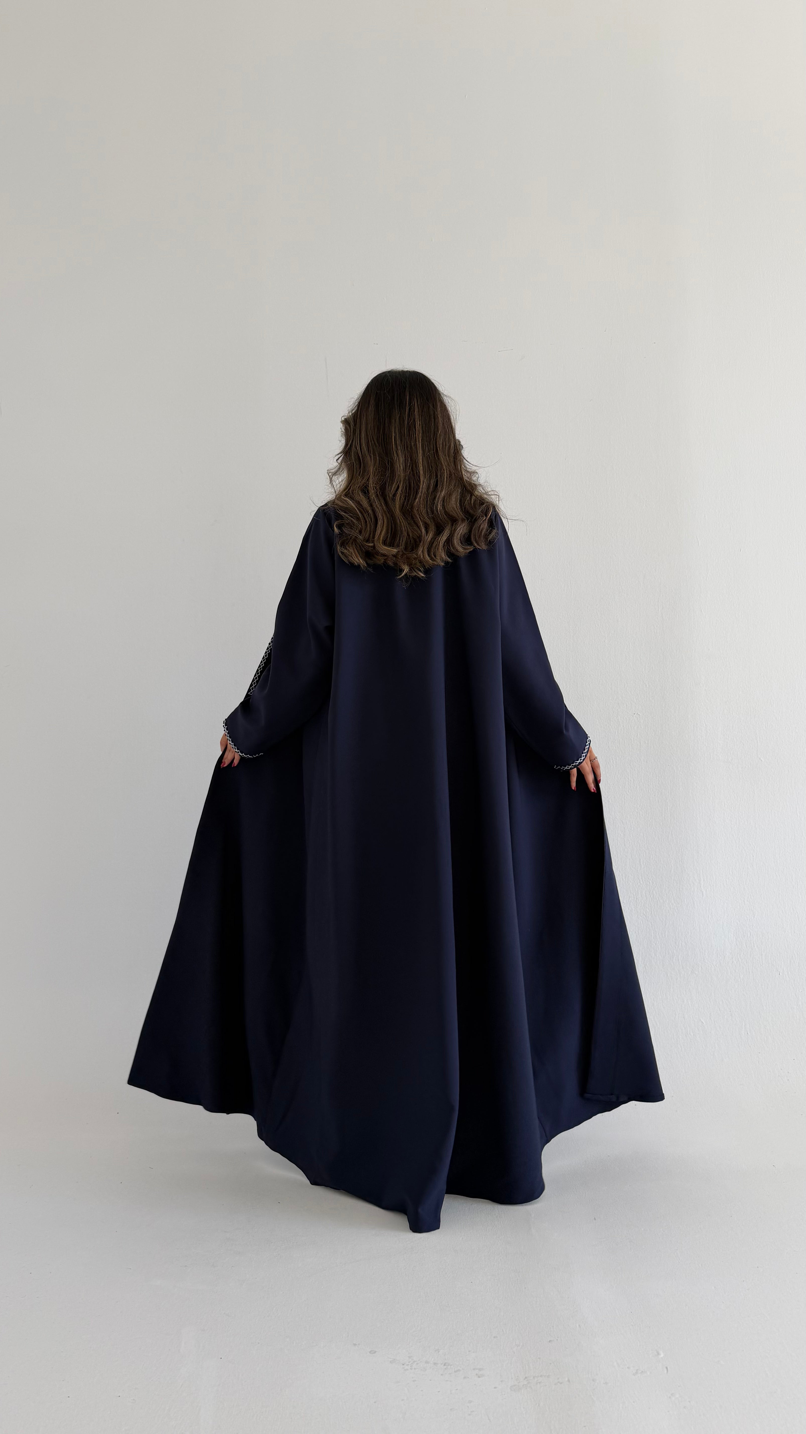 MW645 - Light Crepe Standing with Jacquard Half-Cloche