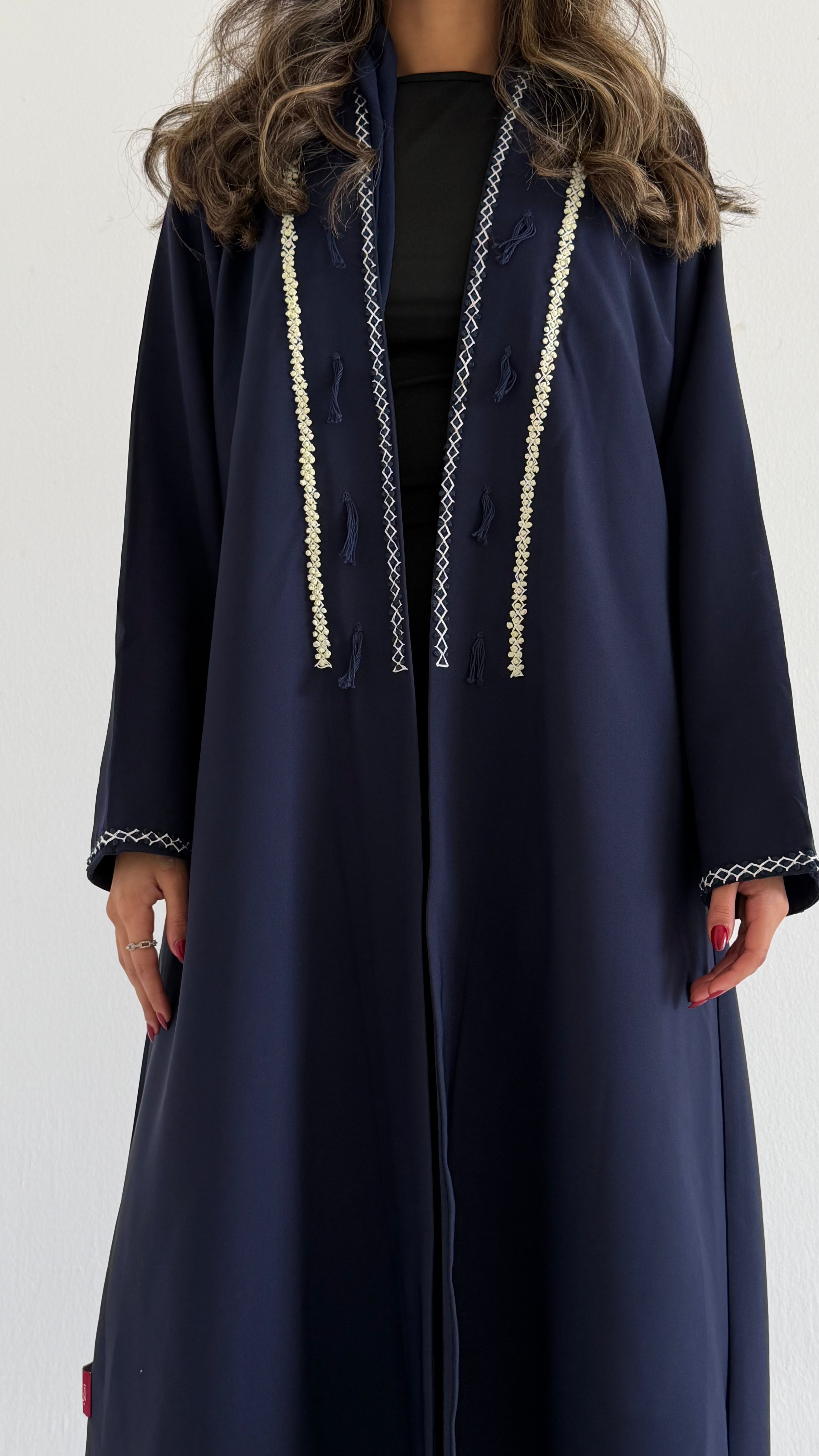 MW645 - Light Crepe Standing with Jacquard Half-Cloche