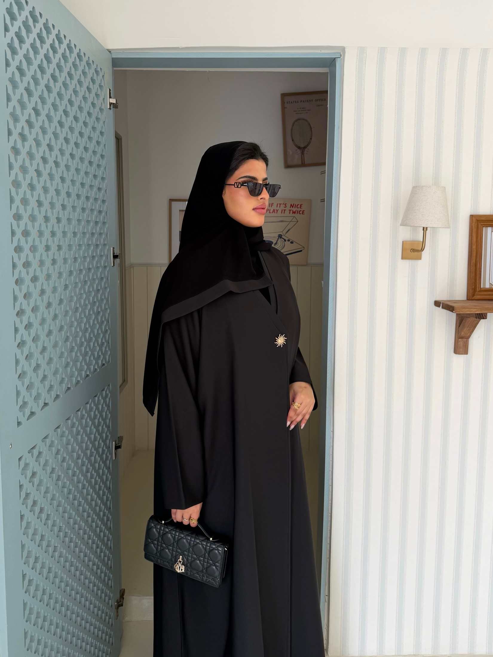 MWT4309 - عباية باربي سوداء بتداخل تفتة - Aya