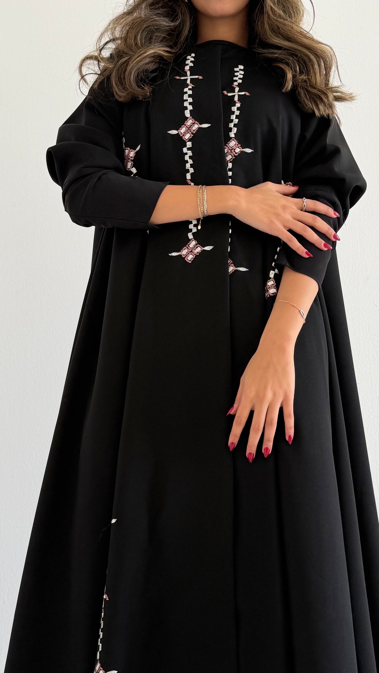 MWT640 - عباية اسود تطريز - Aya