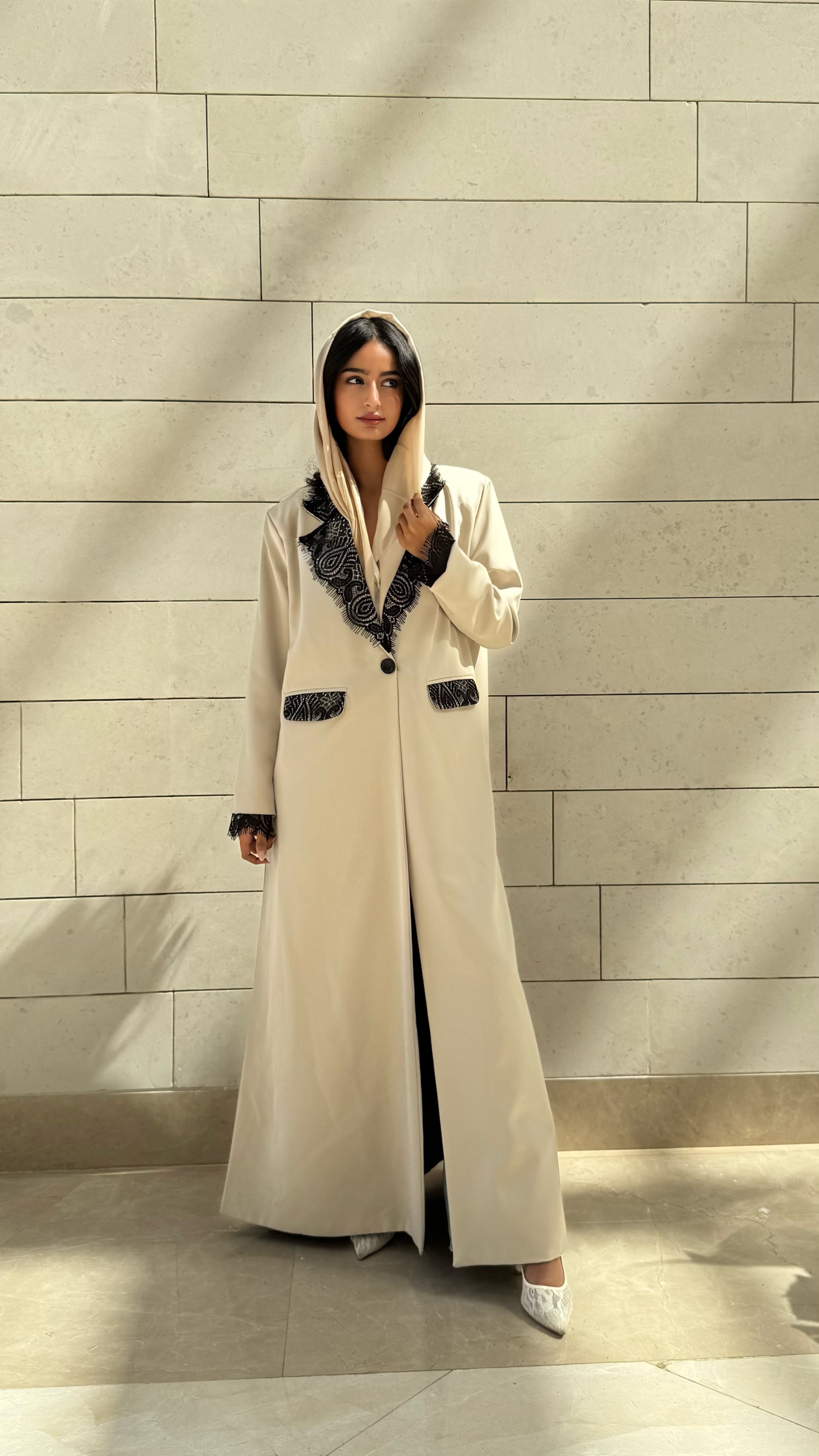 MW645 - Light Crepe Standing with Jacquard Half-Cloche
