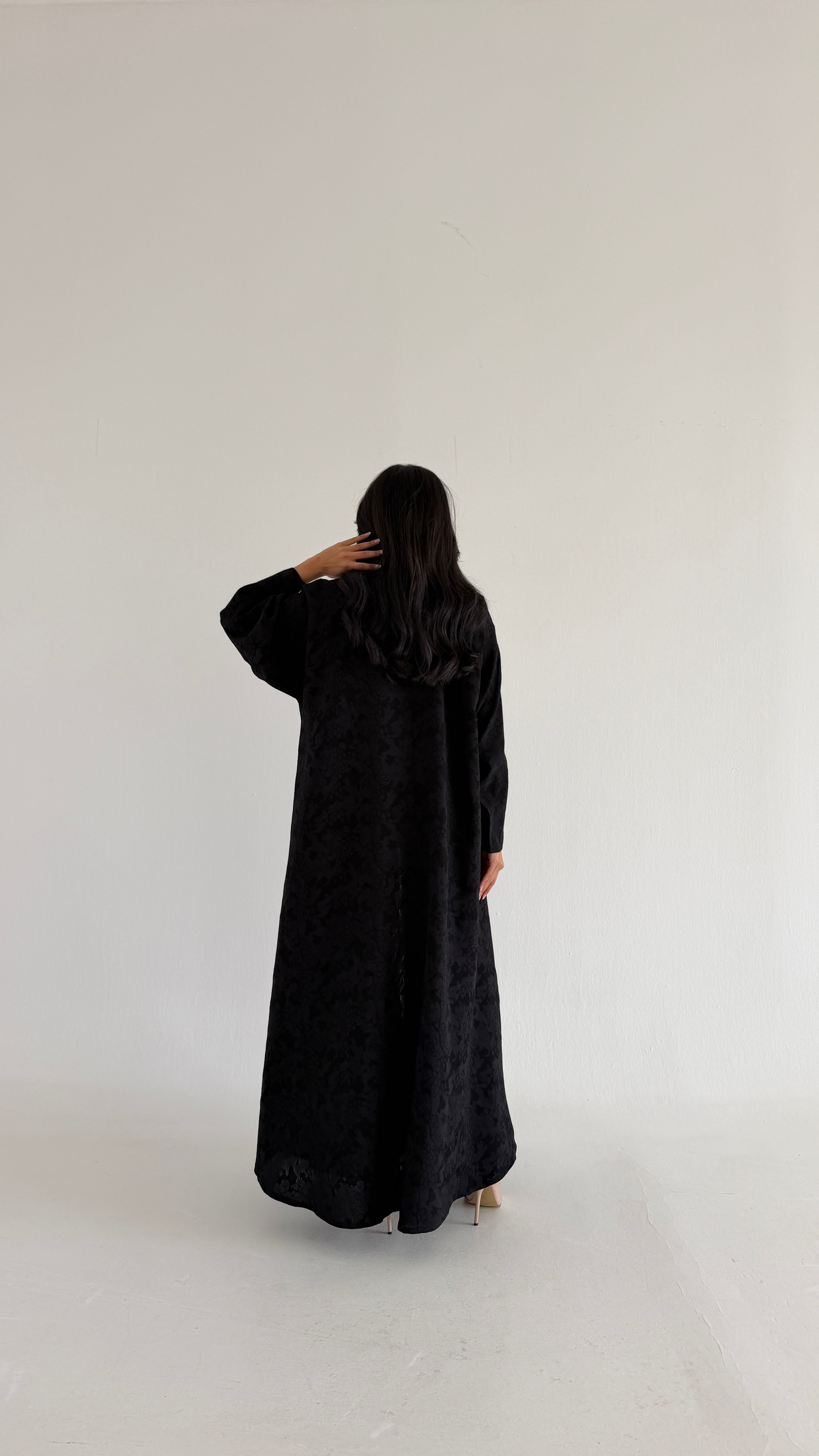 MW2126 - عباية جاكار أنيقة بقصّة  بليزر عصرية - Aya