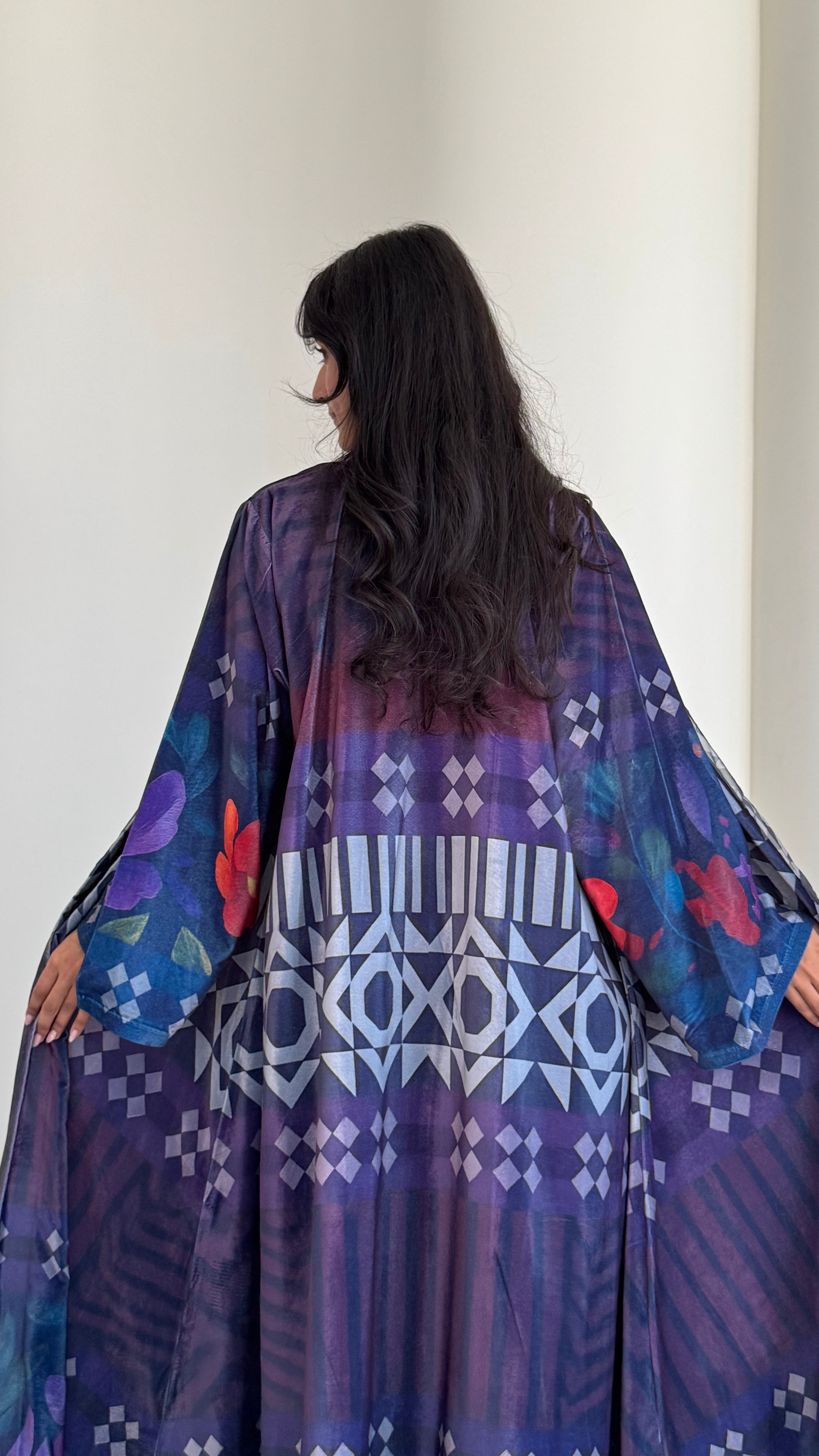 MW645 - Light Crepe Standing with Jacquard Half-Cloche