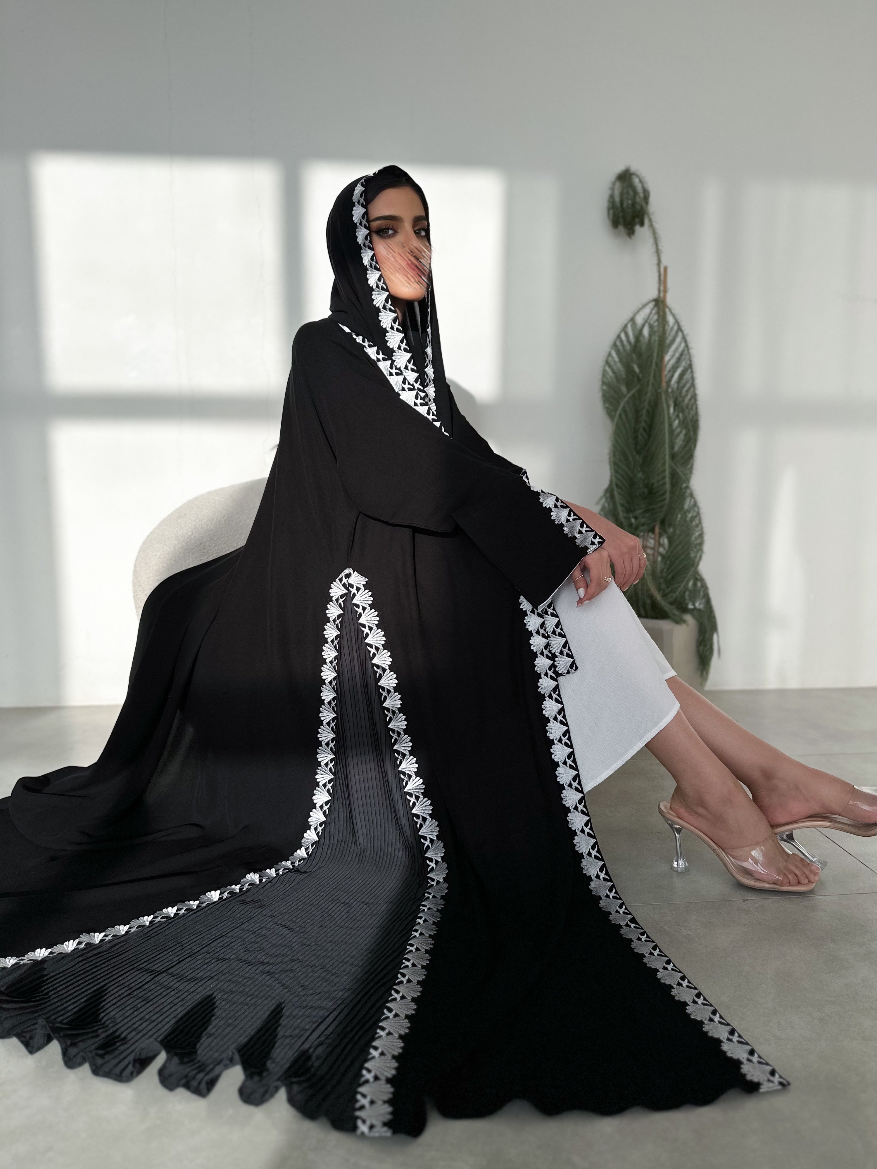 MW845 - سيراميك نص كلوش كسرات على الجنب - Aya