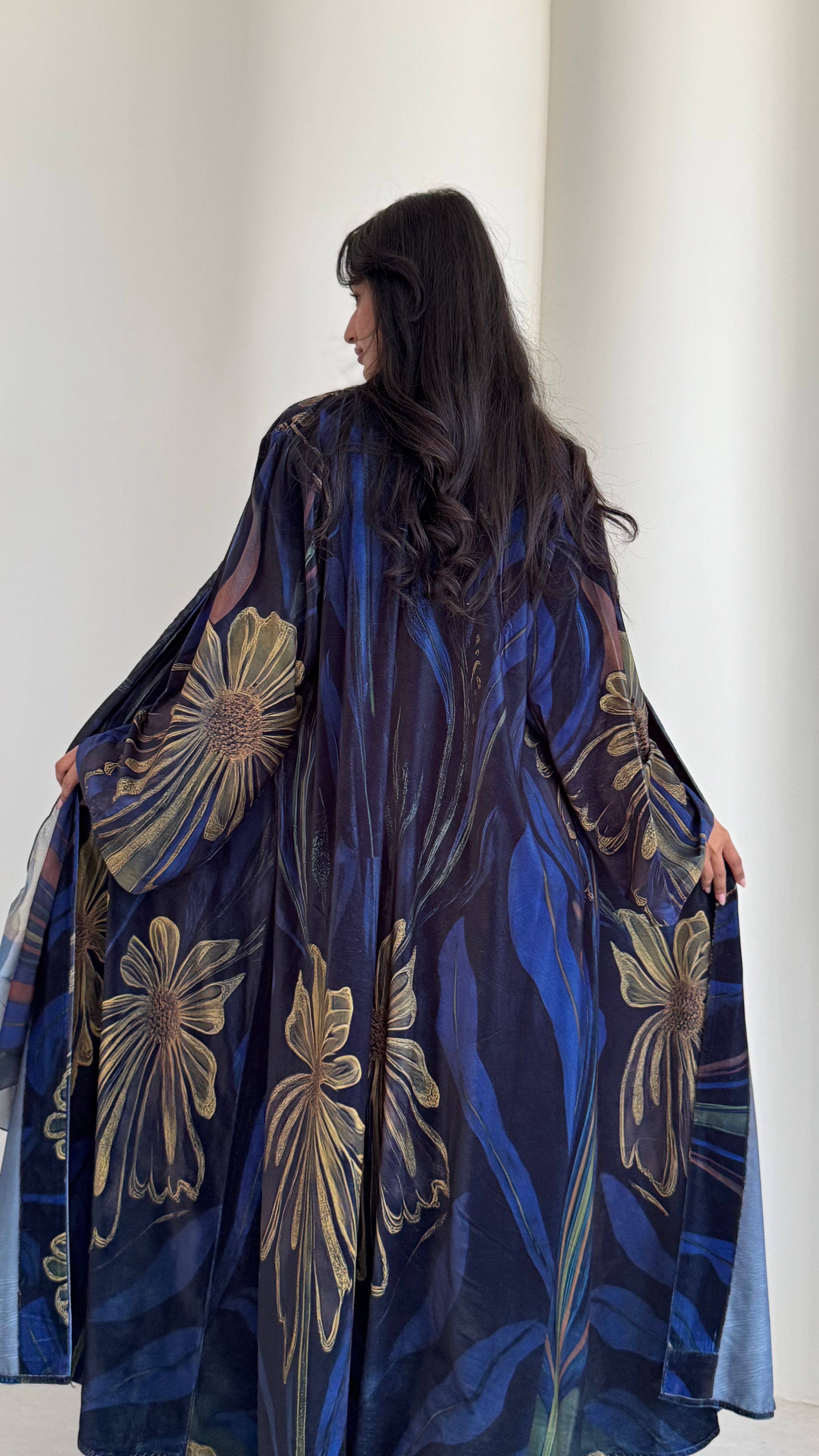 MW645 - Light Crepe Standing with Jacquard Half-Cloche