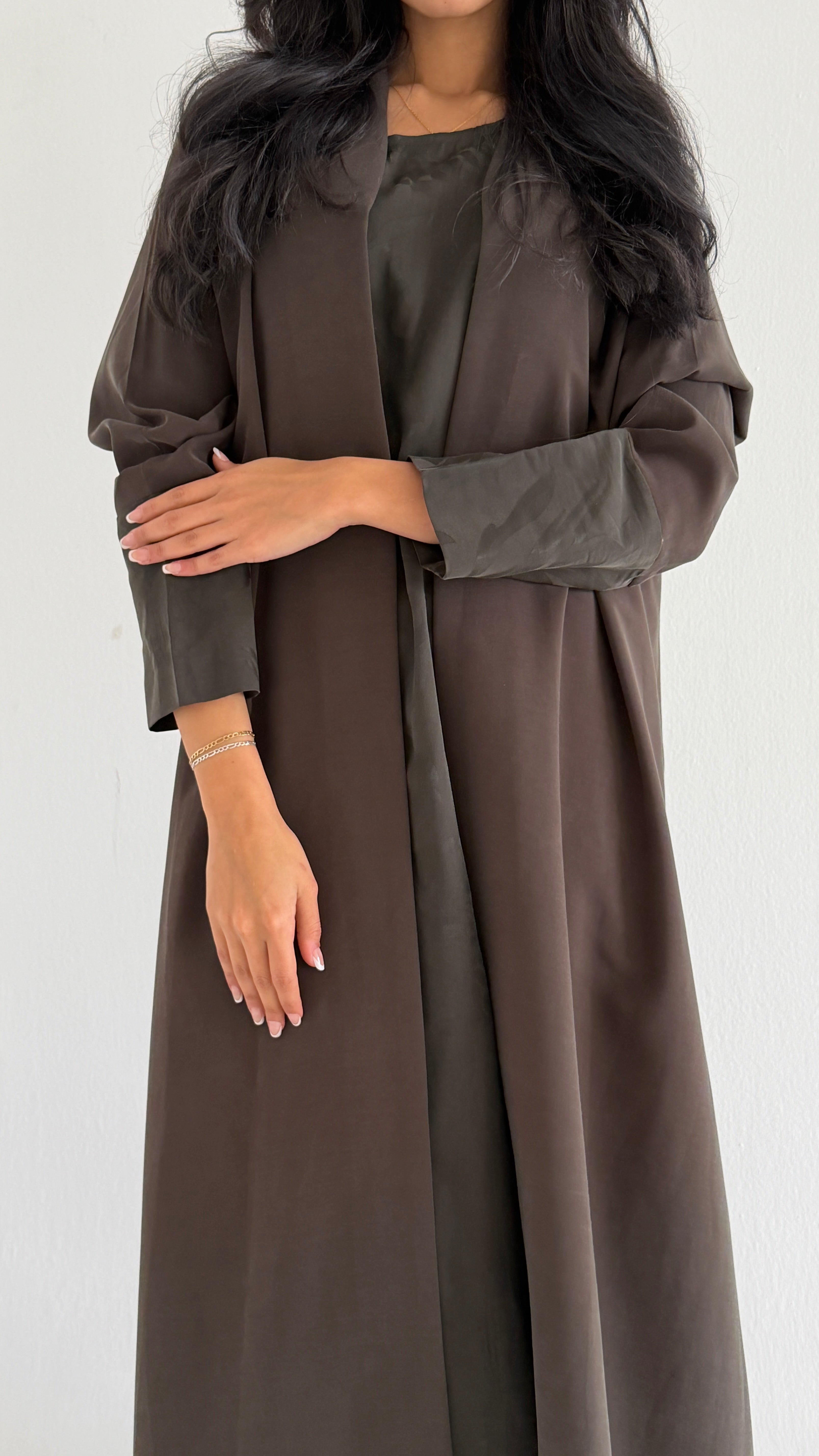 MWT5030 - عباية مع فستان تحتها | زيتي جاكار- كمية محدودة - Aya