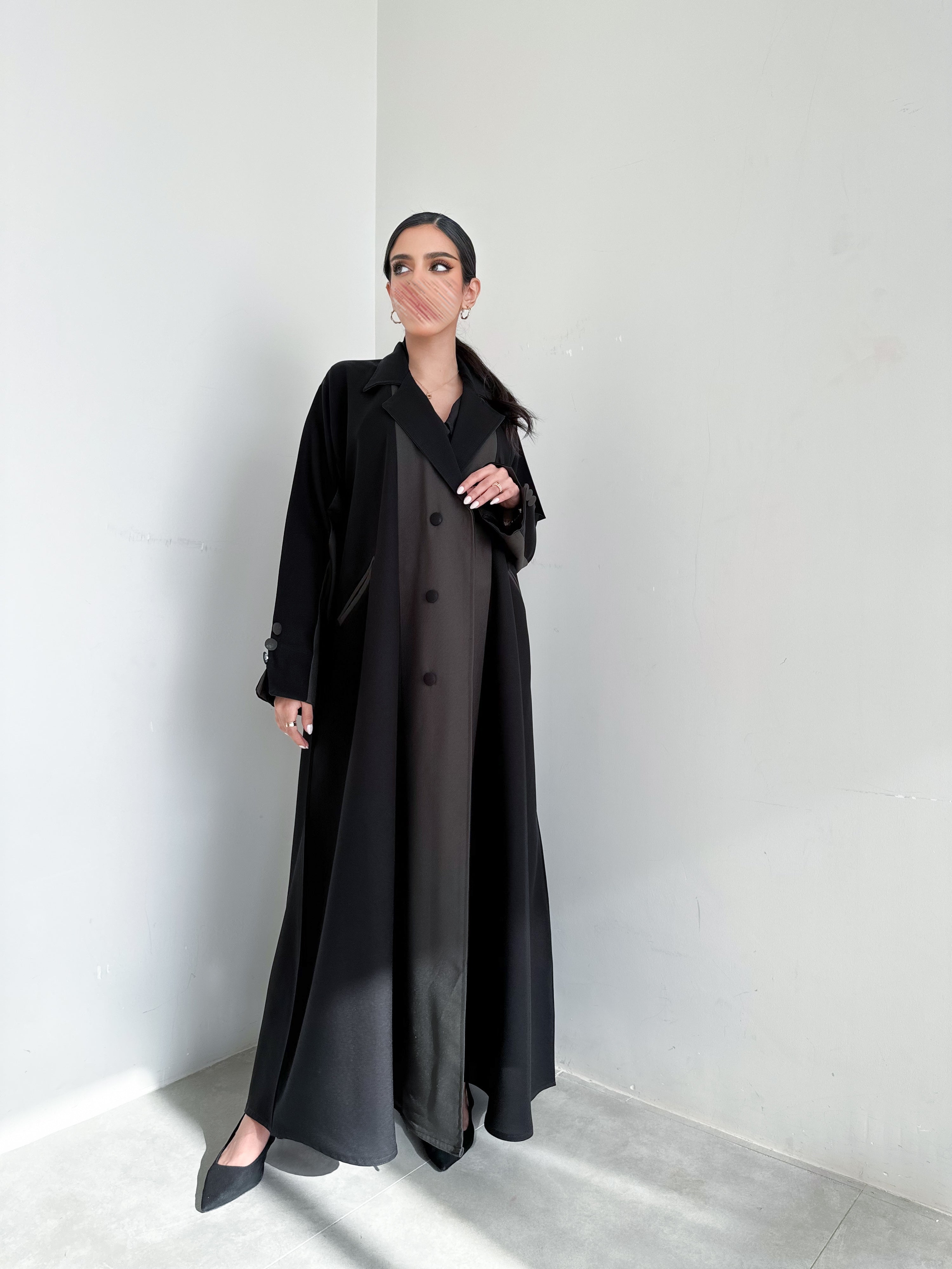 MW645 - Light Crepe Standing with Jacquard Half-Cloche