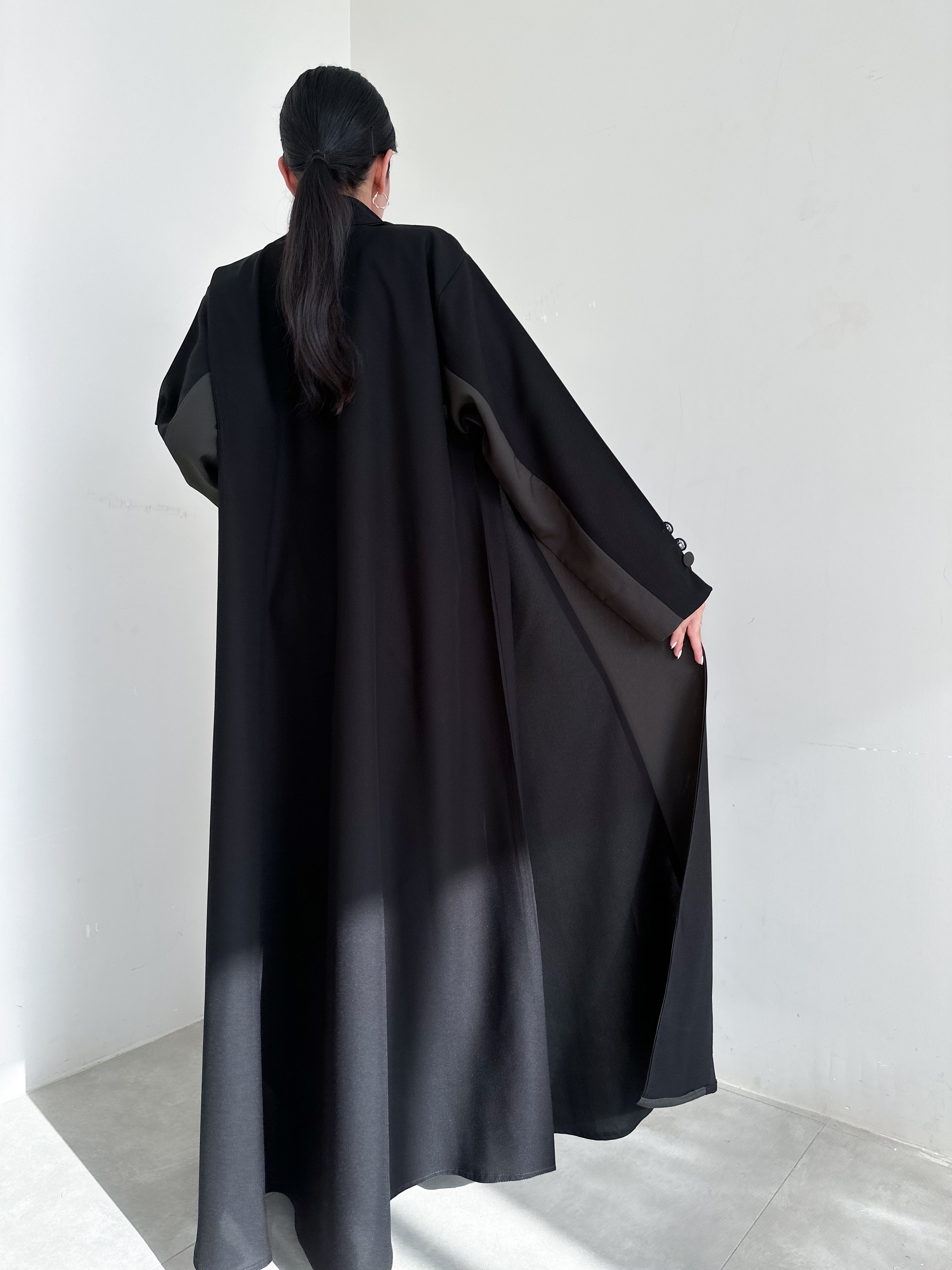 MW645 - Light Crepe Standing with Jacquard Half-Cloche