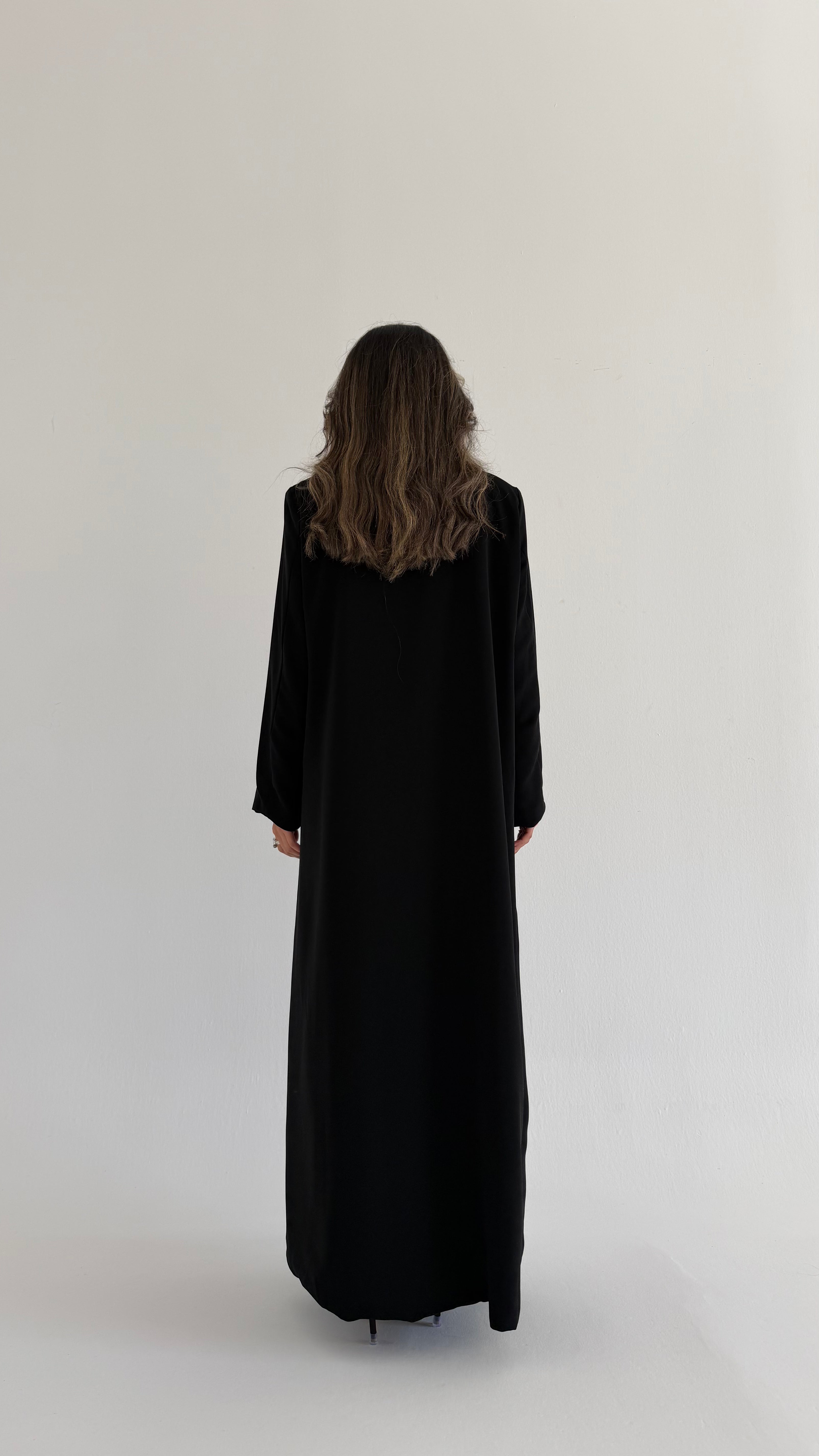 MW2002 -عباية بليزر بتطريز اسود