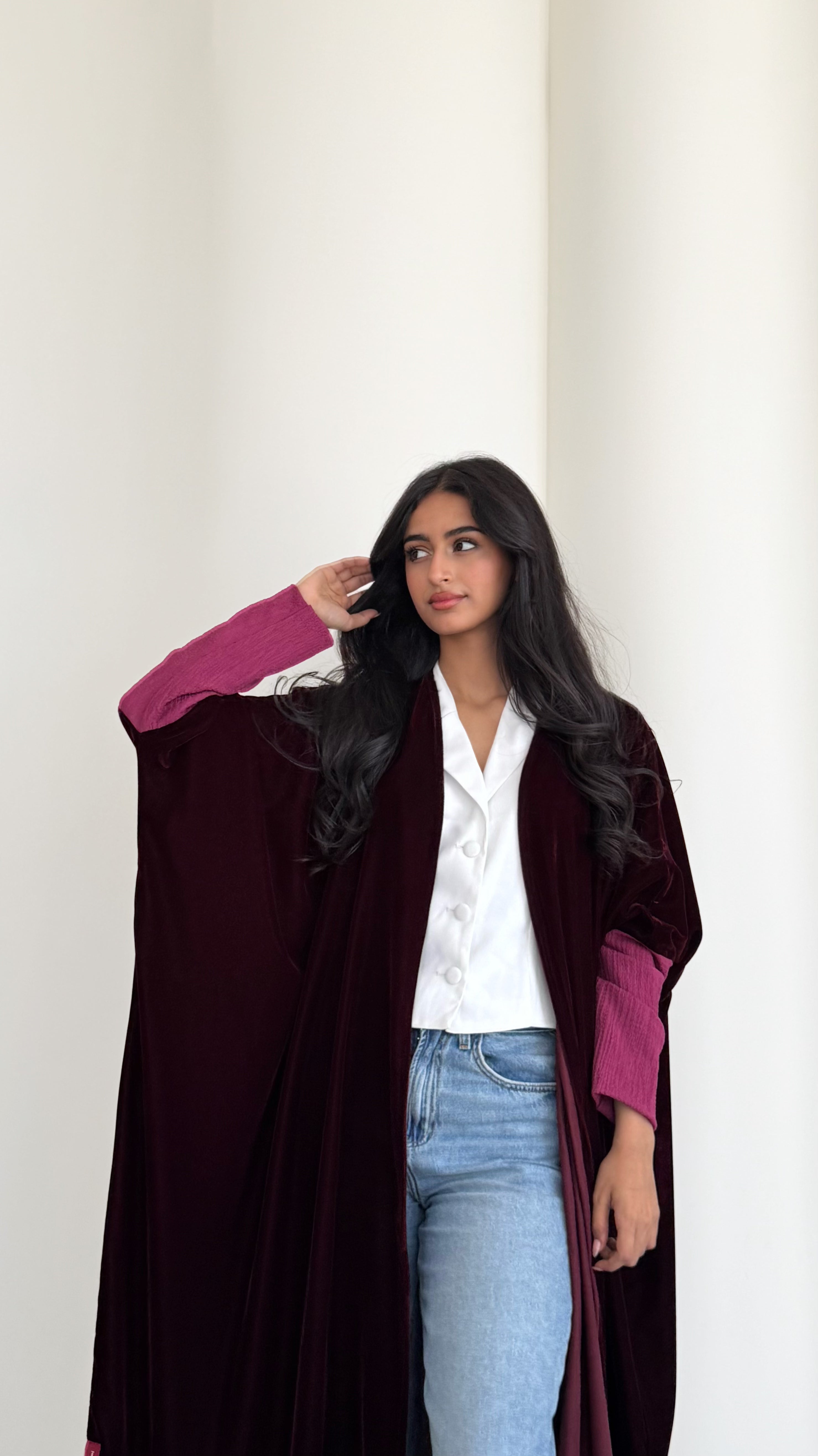 MW645 - Light Crepe Standing with Jacquard Half-Cloche