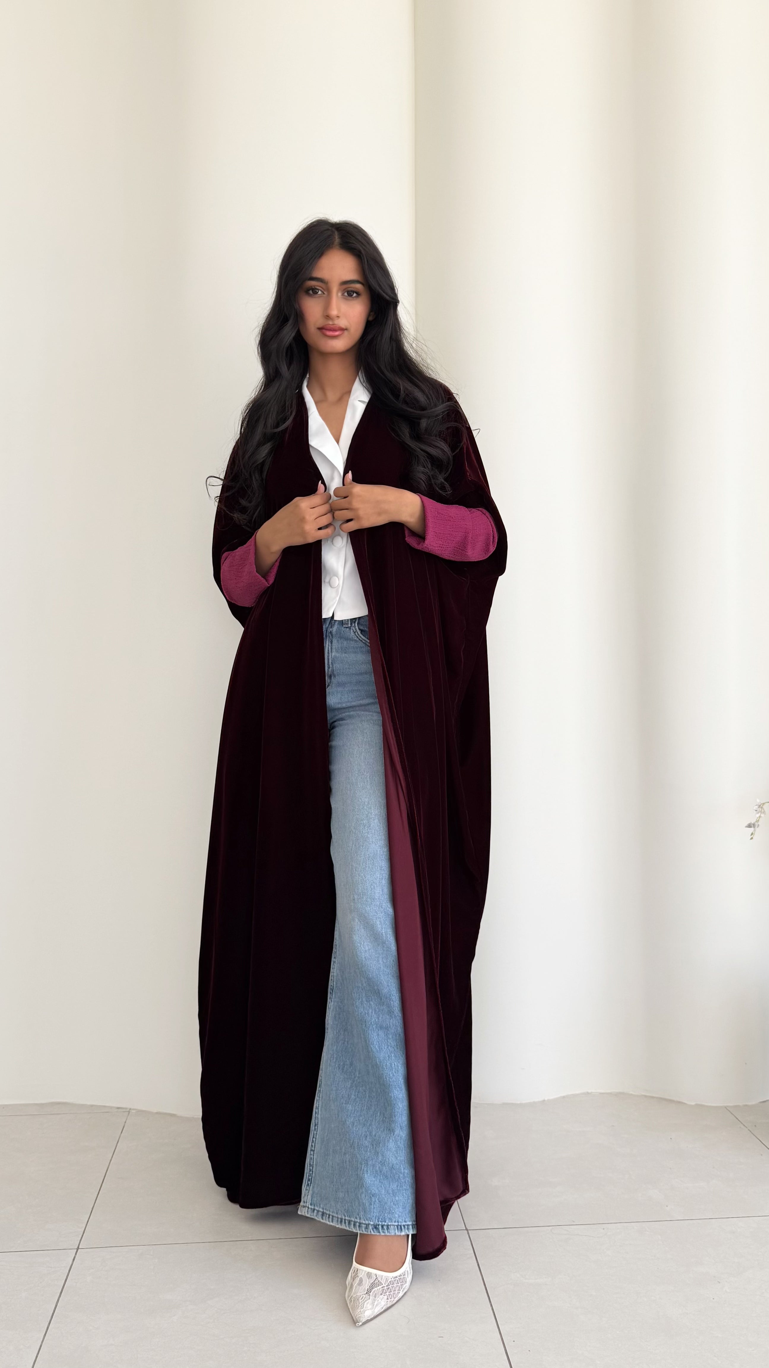 MW645 - Light Crepe Standing with Jacquard Half-Cloche