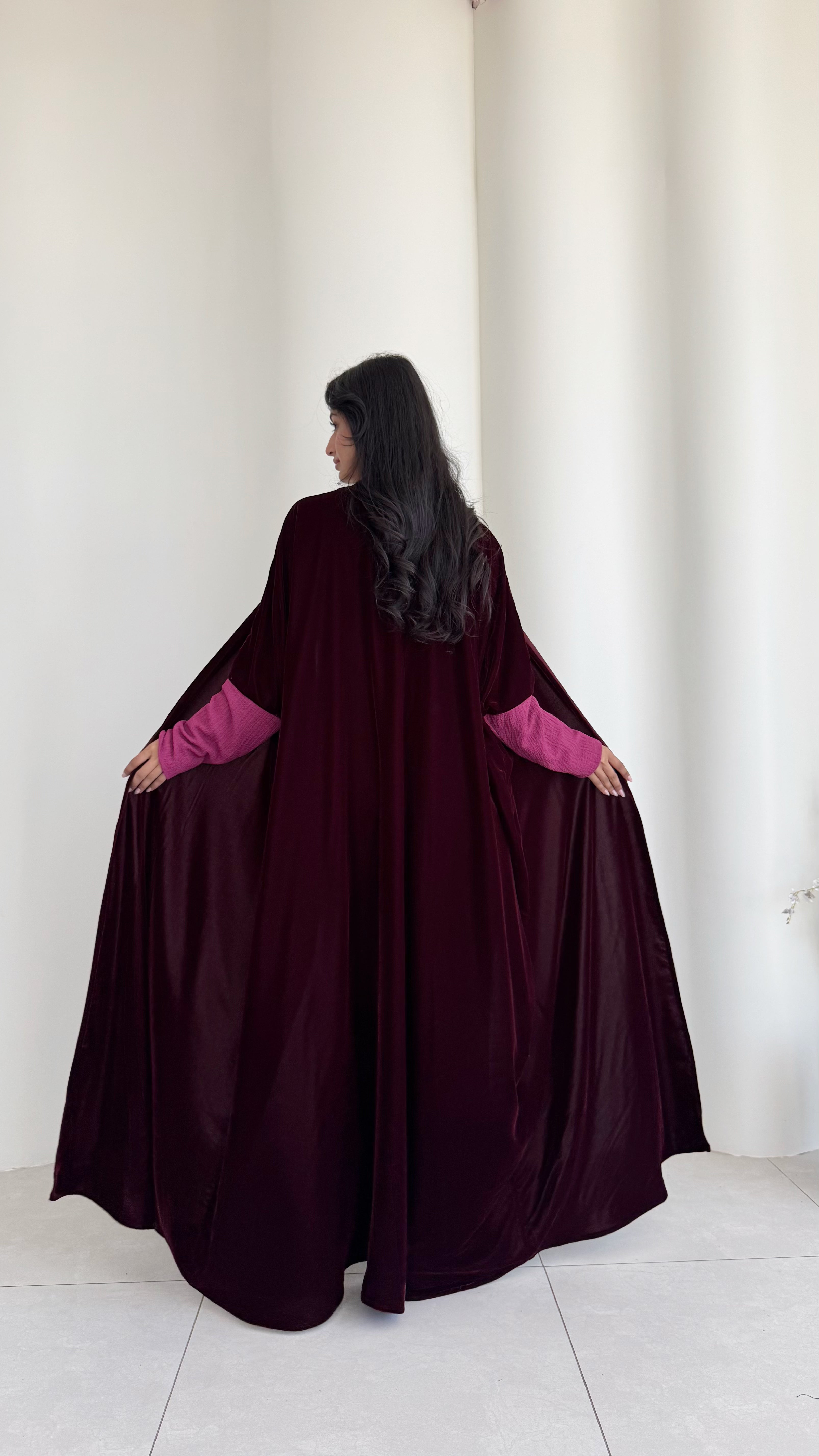 MW645 - Light Crepe Standing with Jacquard Half-Cloche