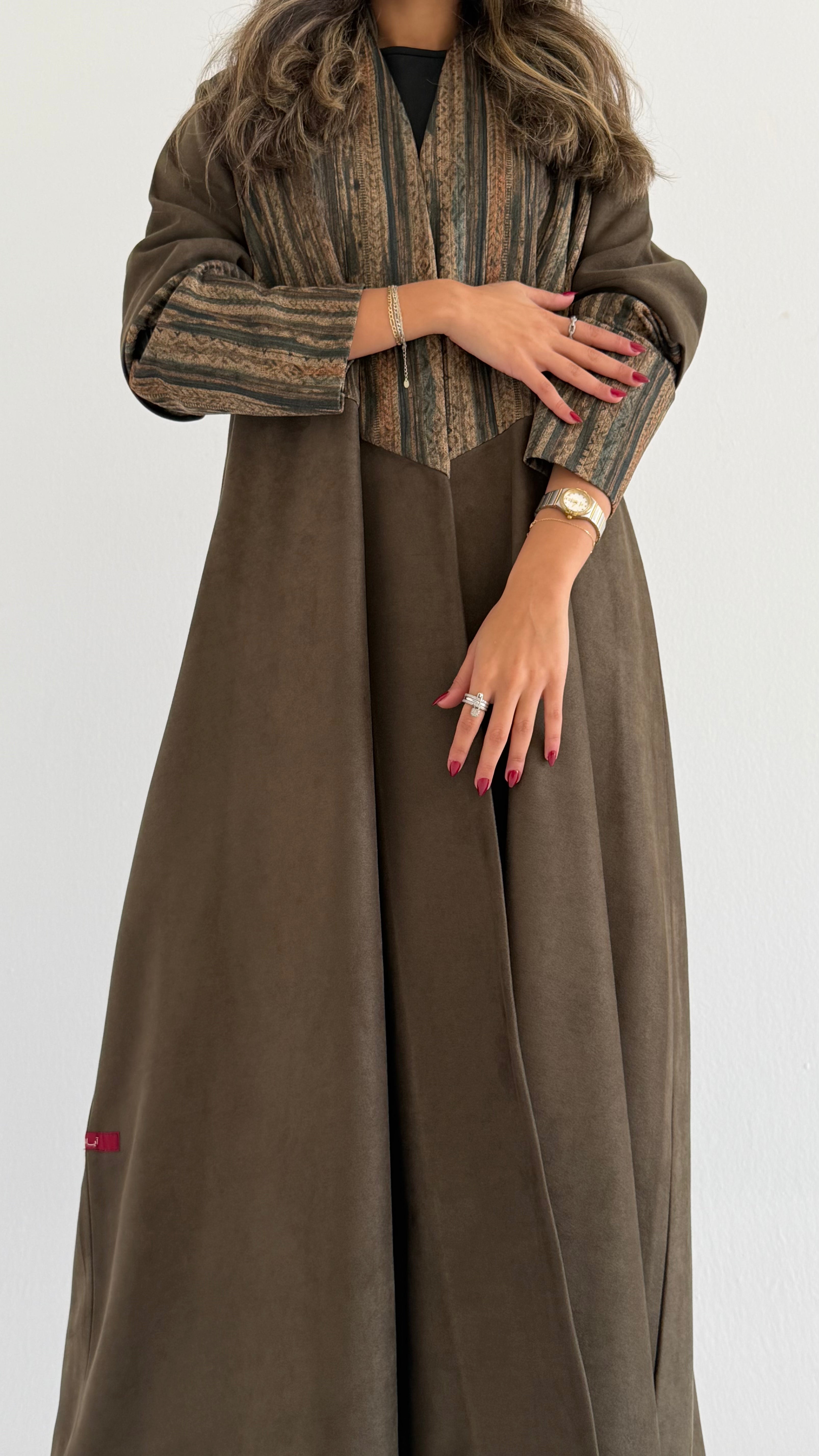 MWT891 - عباية شامواه زيتي مع تدخيله