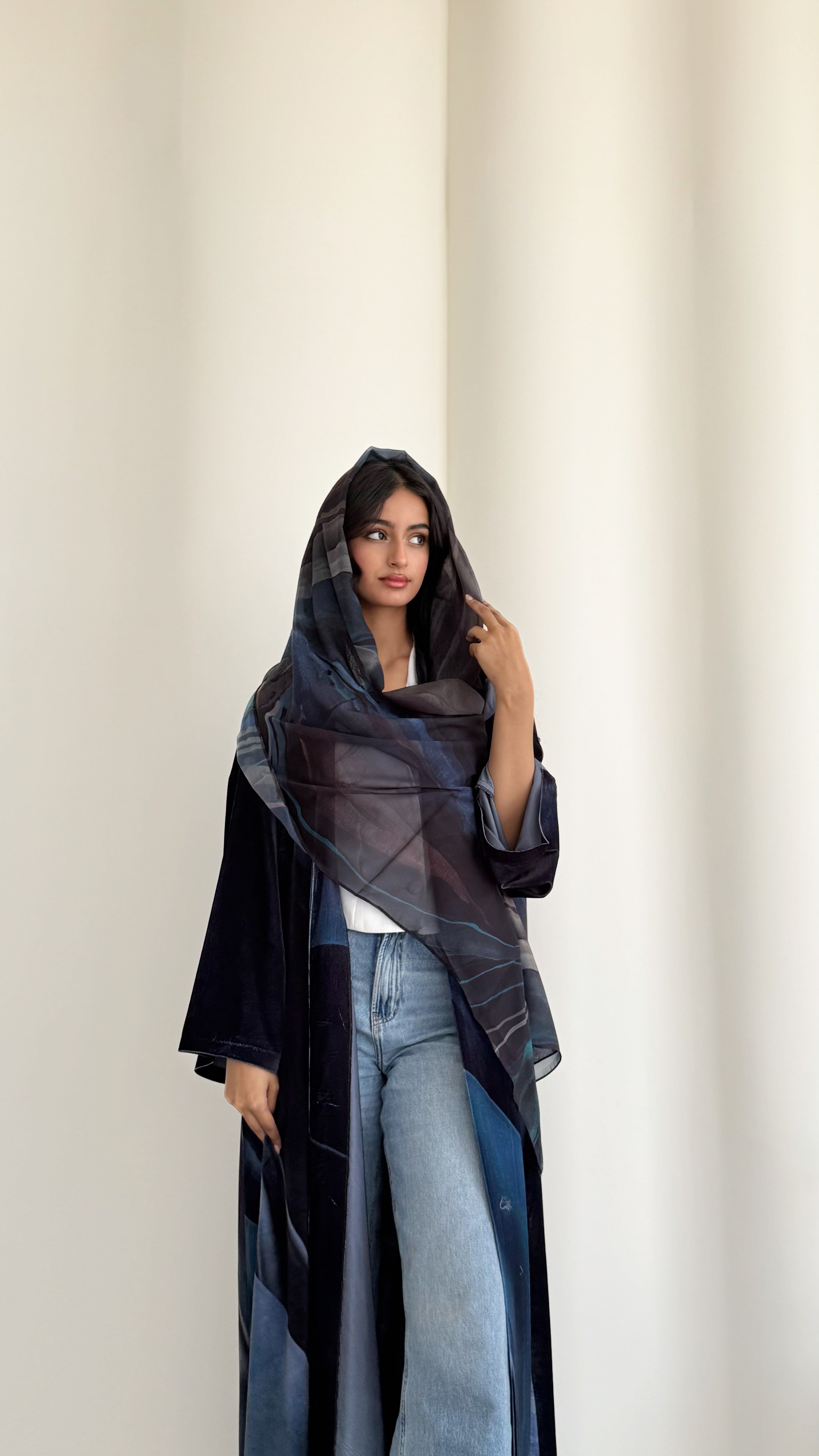MW645 - Light Crepe Standing with Jacquard Half-Cloche