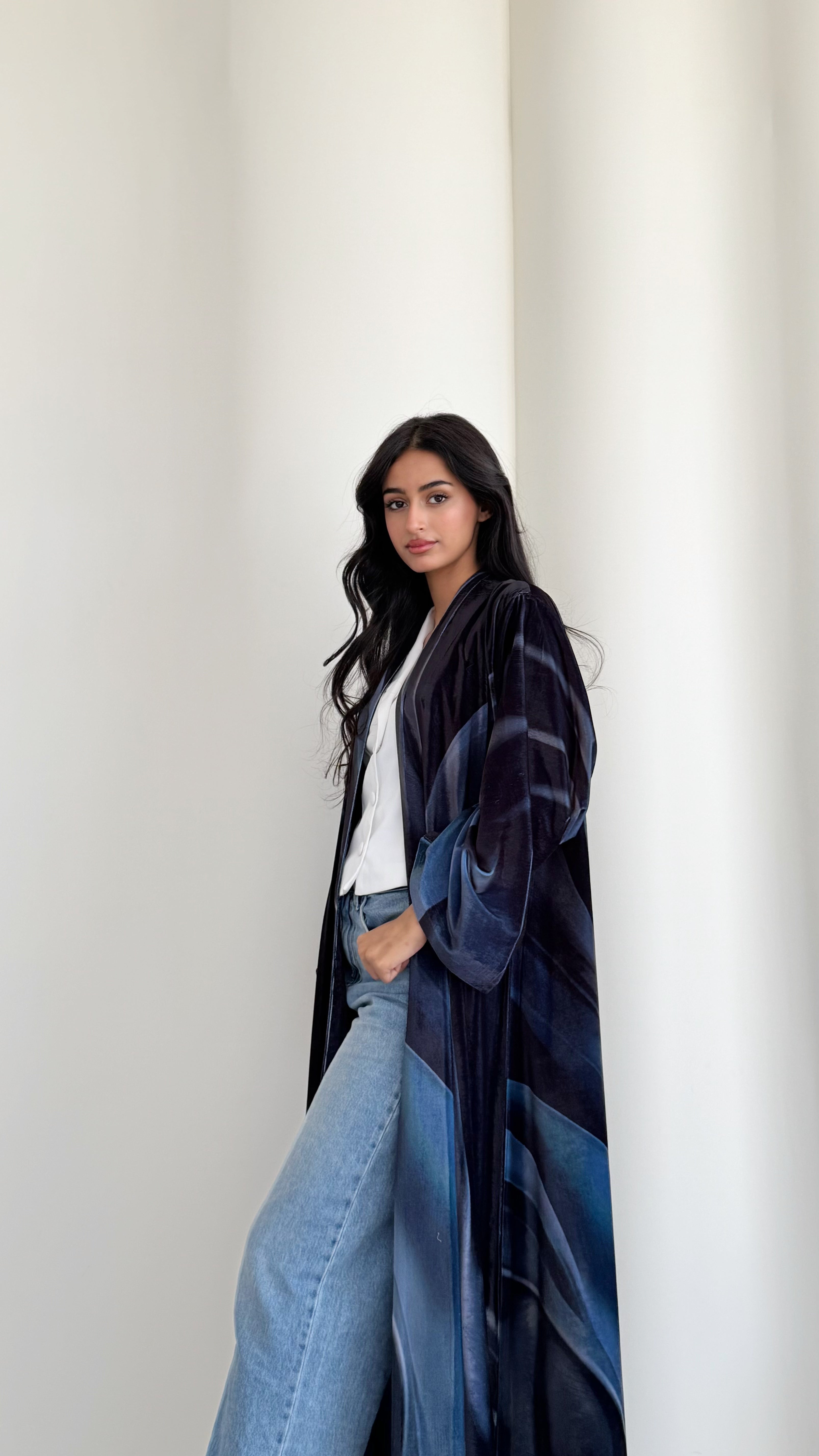 MW645 - Light Crepe Standing with Jacquard Half-Cloche