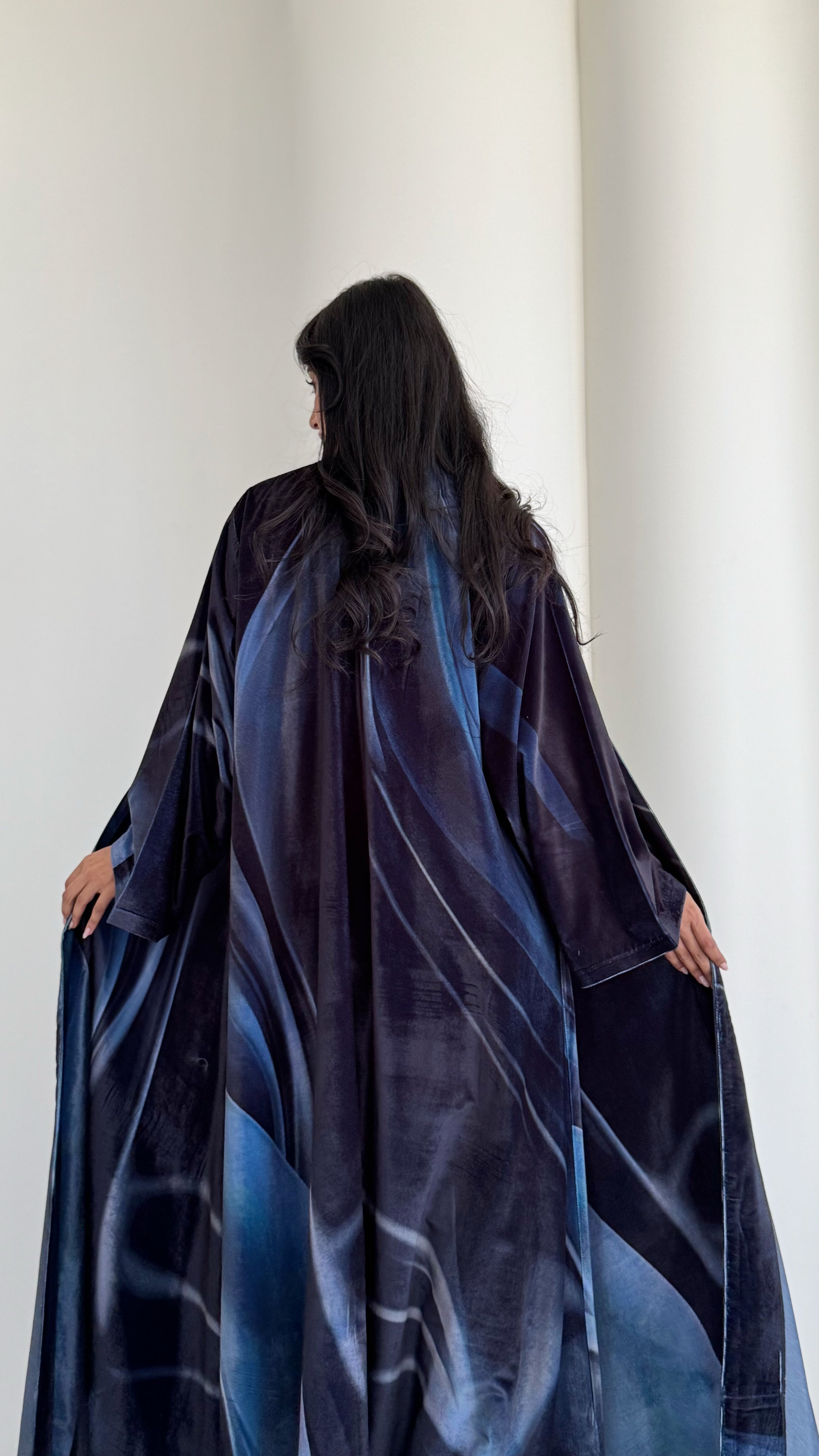 MW645 - Light Crepe Standing with Jacquard Half-Cloche