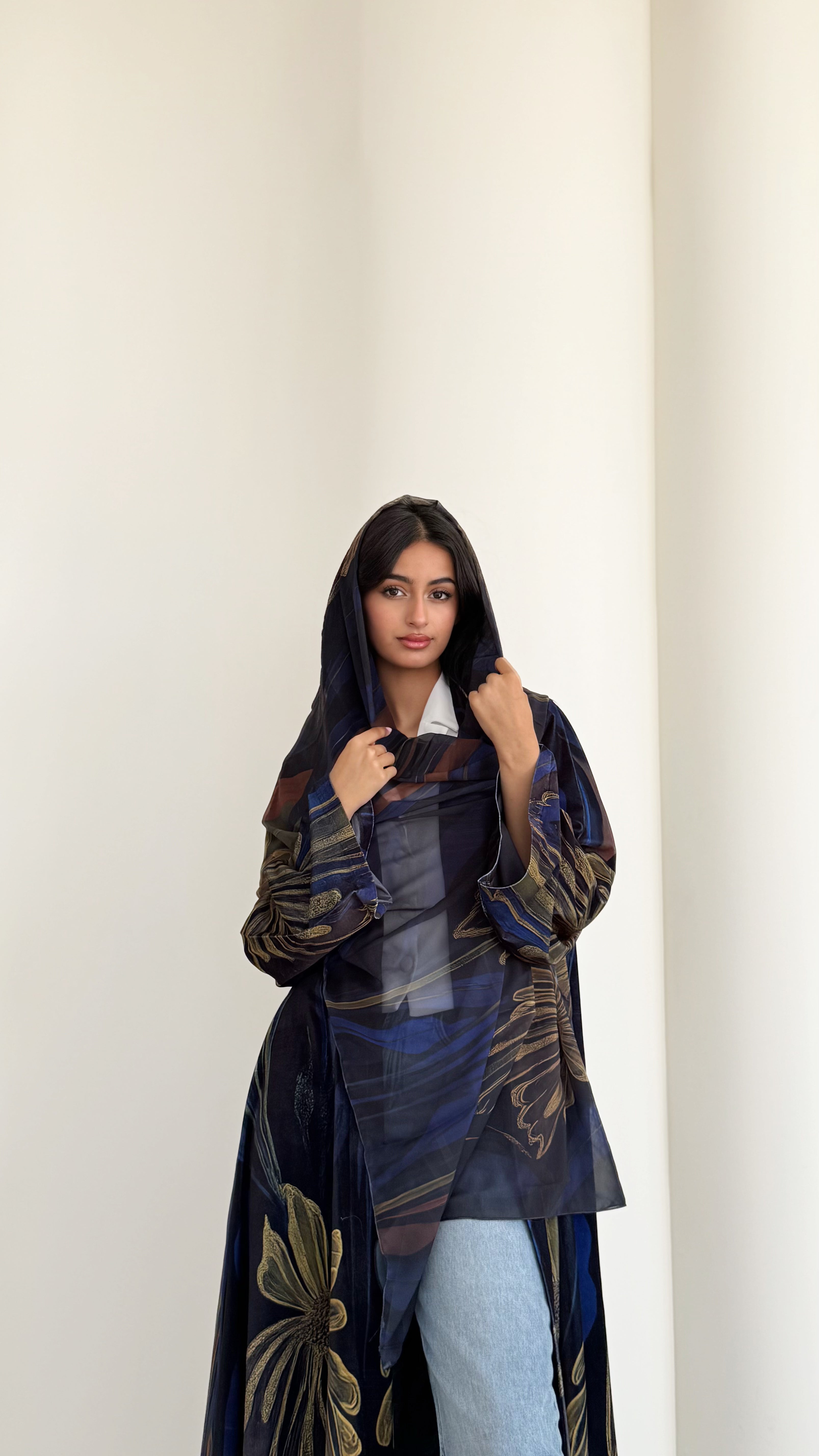 MW645 - Light Crepe Standing with Jacquard Half-Cloche