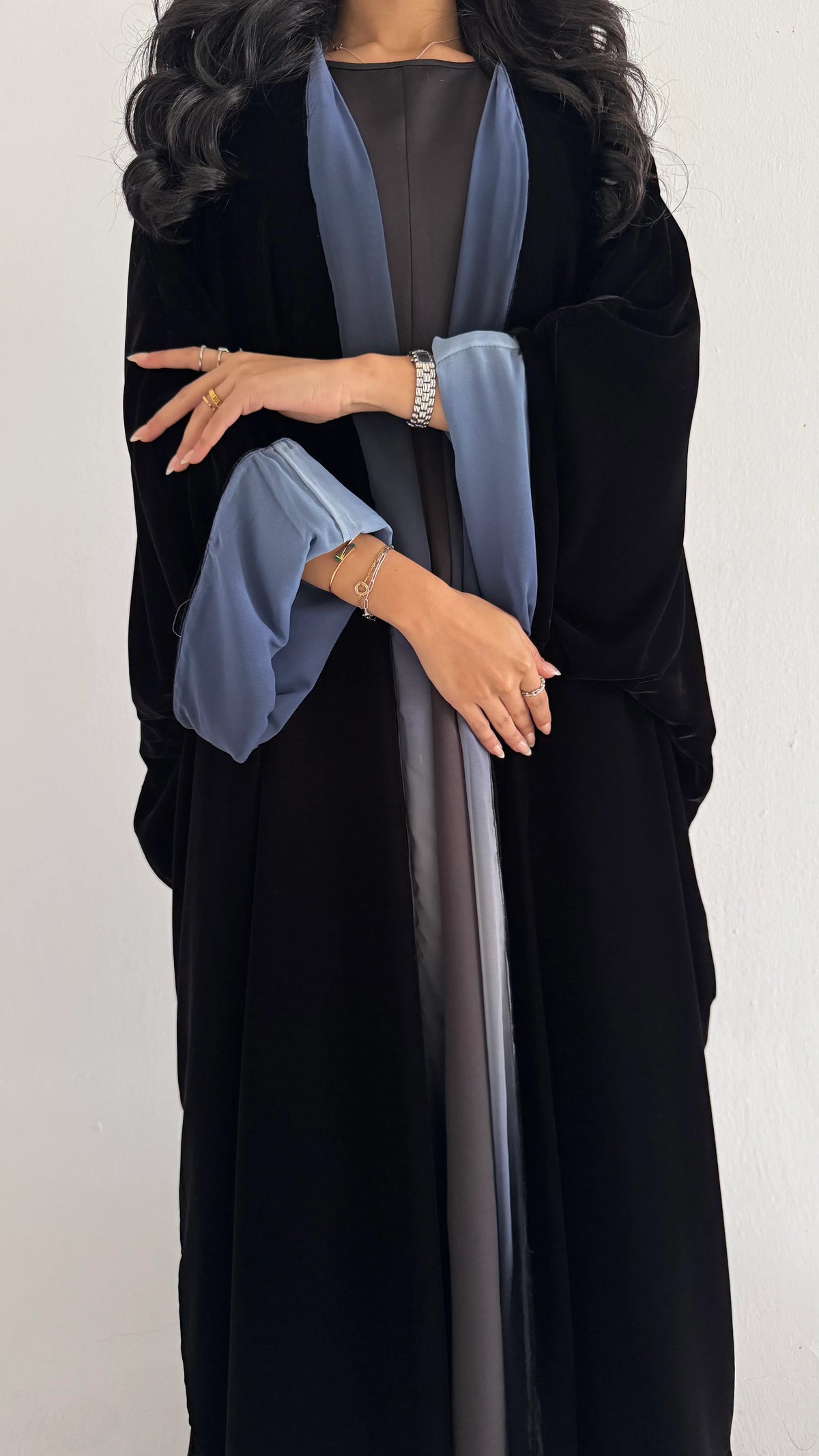 MW522  - عباية كحليه مخمل دبل فيس طباعة مموج كحلي - Aya