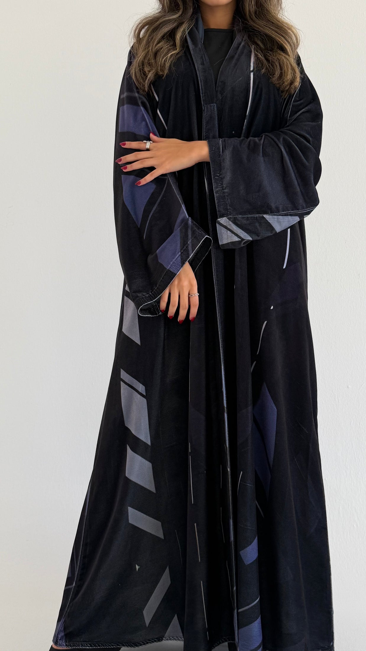 MWT885 - عباية مخمل طباعة - Aya