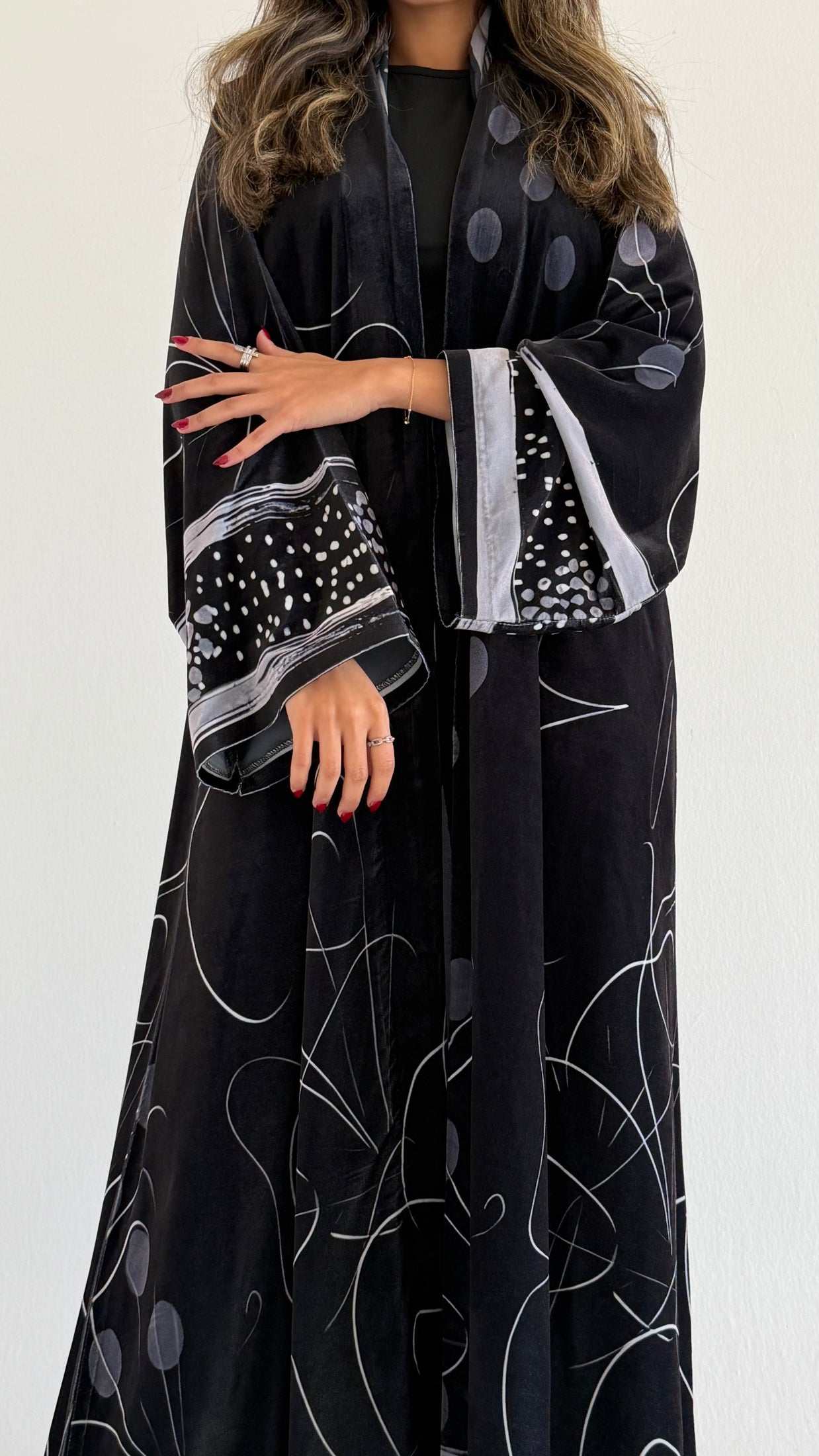MWT883 - عباية مخمل طباعة - Aya