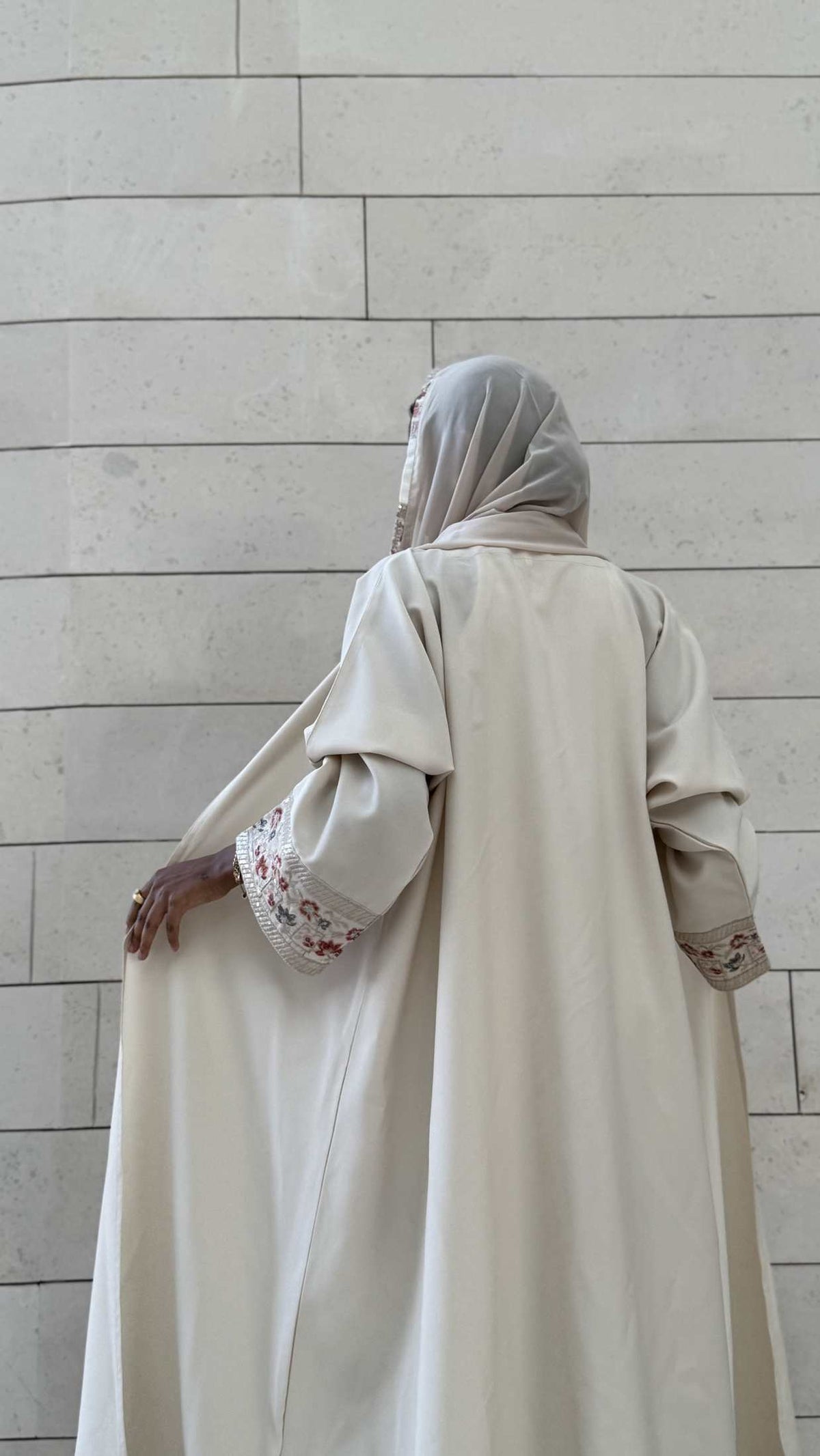 MW7961 -  لمار مع كلفة نص كلوش - Aya