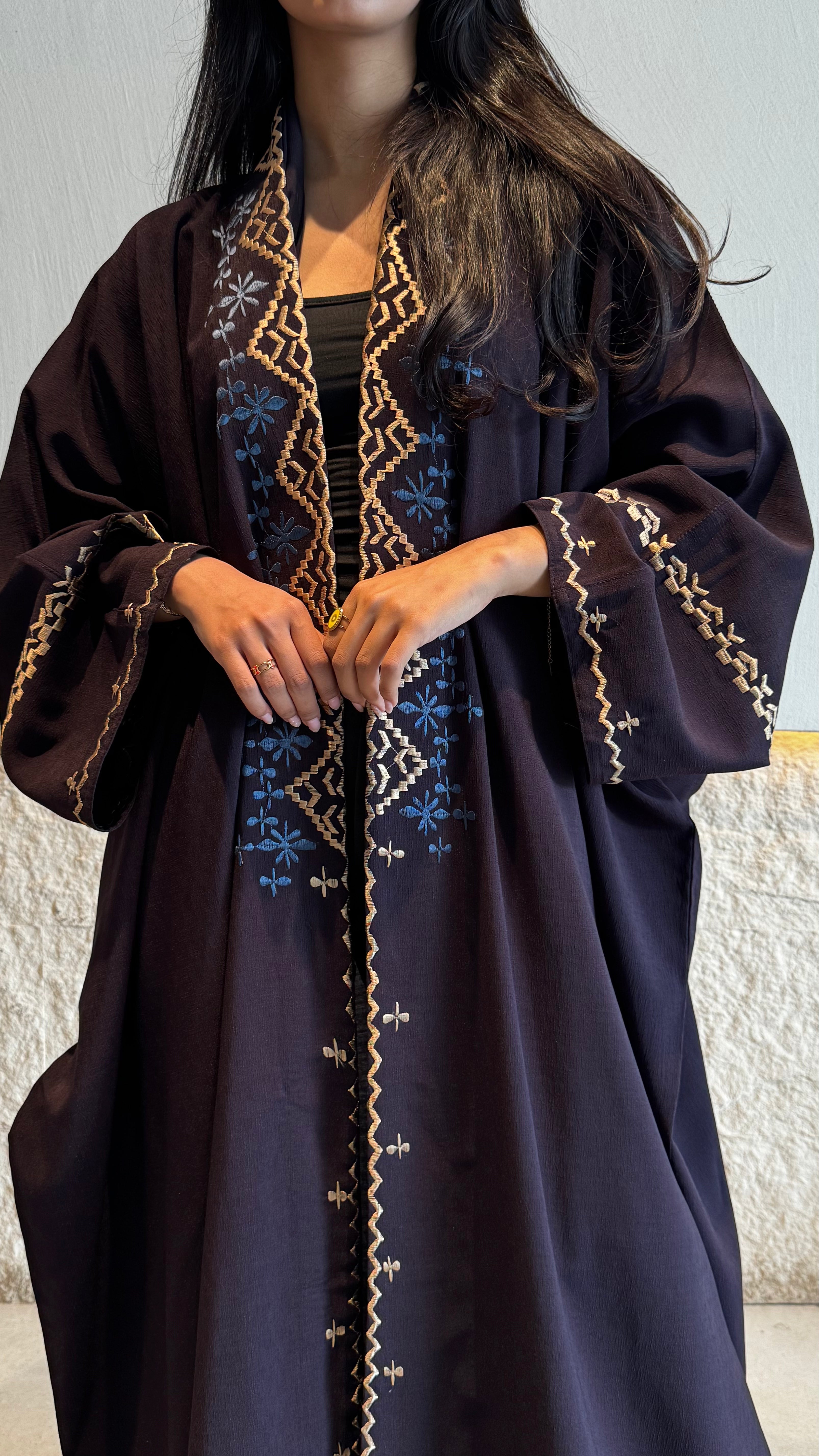 MW645 - Light Crepe Standing with Jacquard Half-Cloche