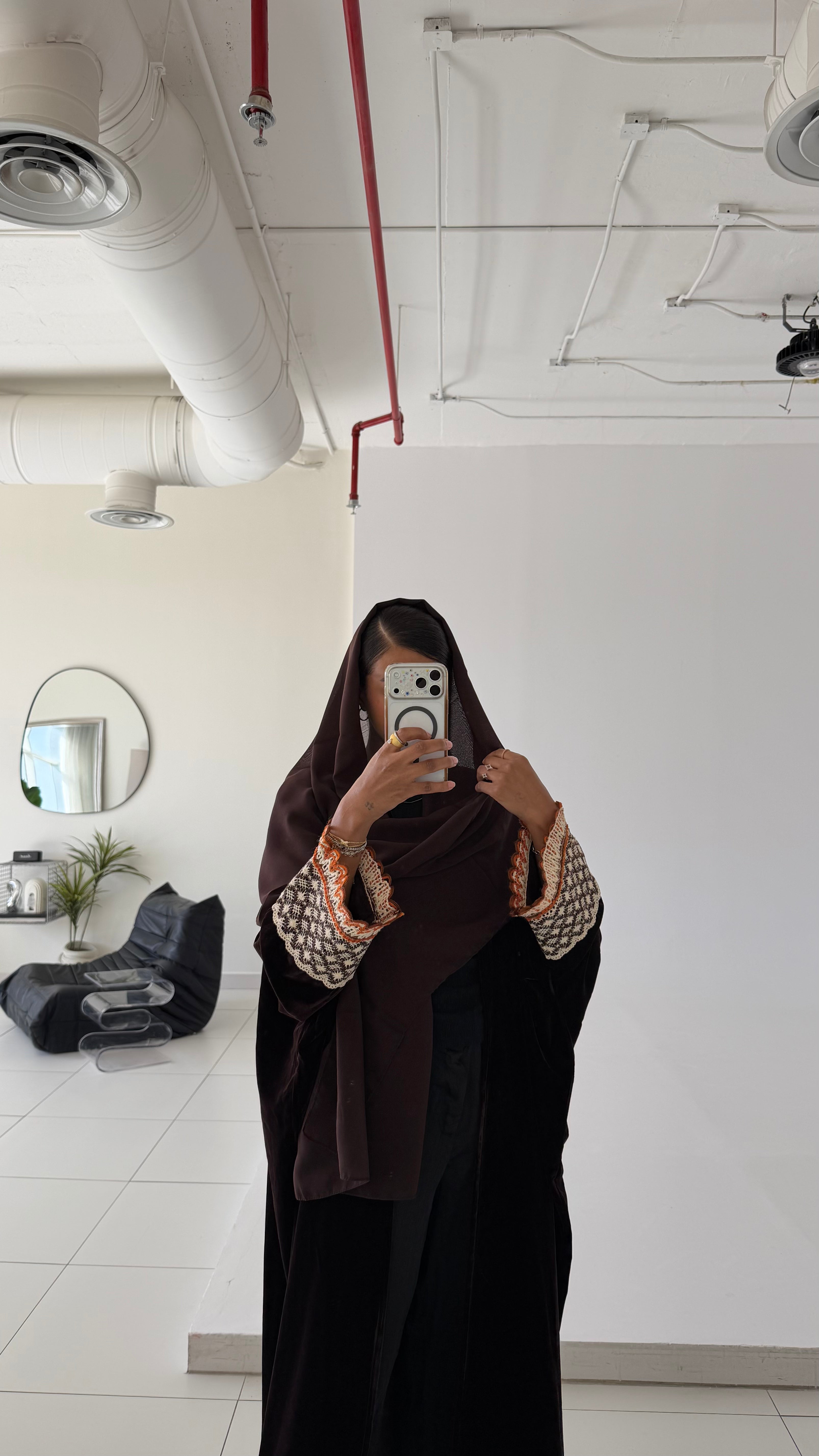 MW2003 -عباية مخمل اس اس مع اضافة الكورشية بالاكمام