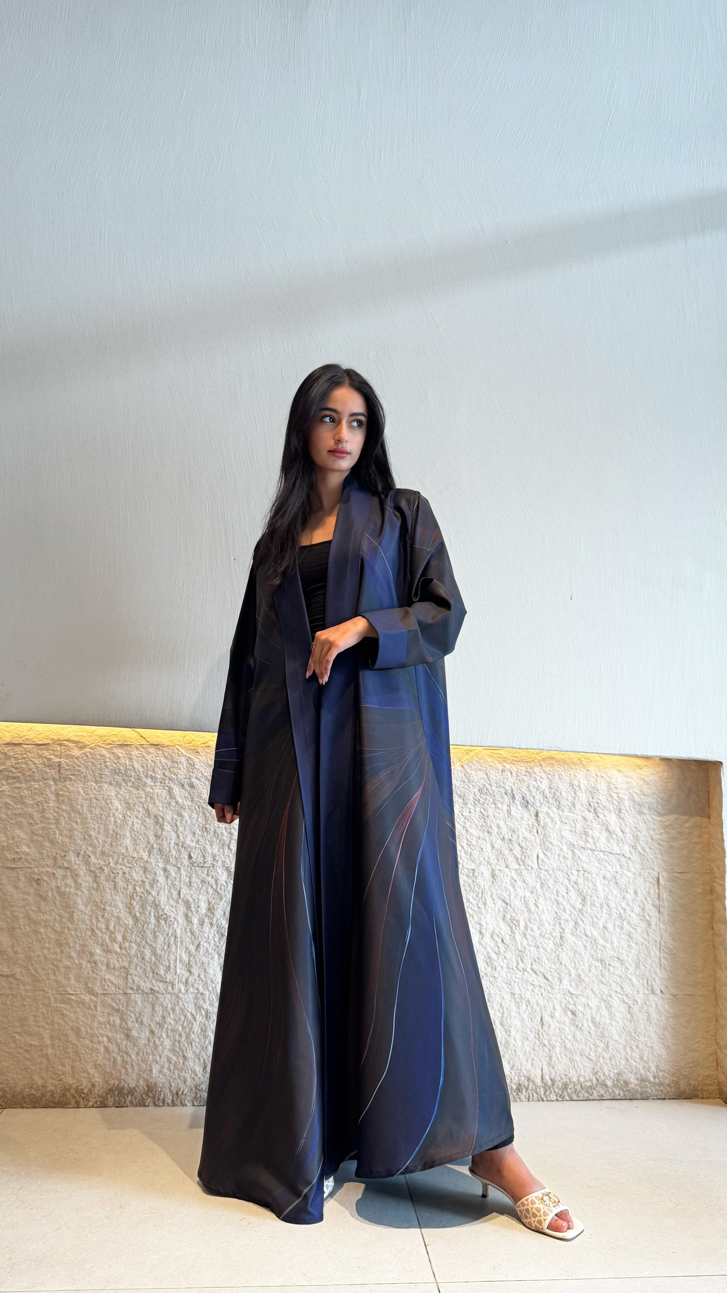 MW645 - Light Crepe Standing with Jacquard Half-Cloche