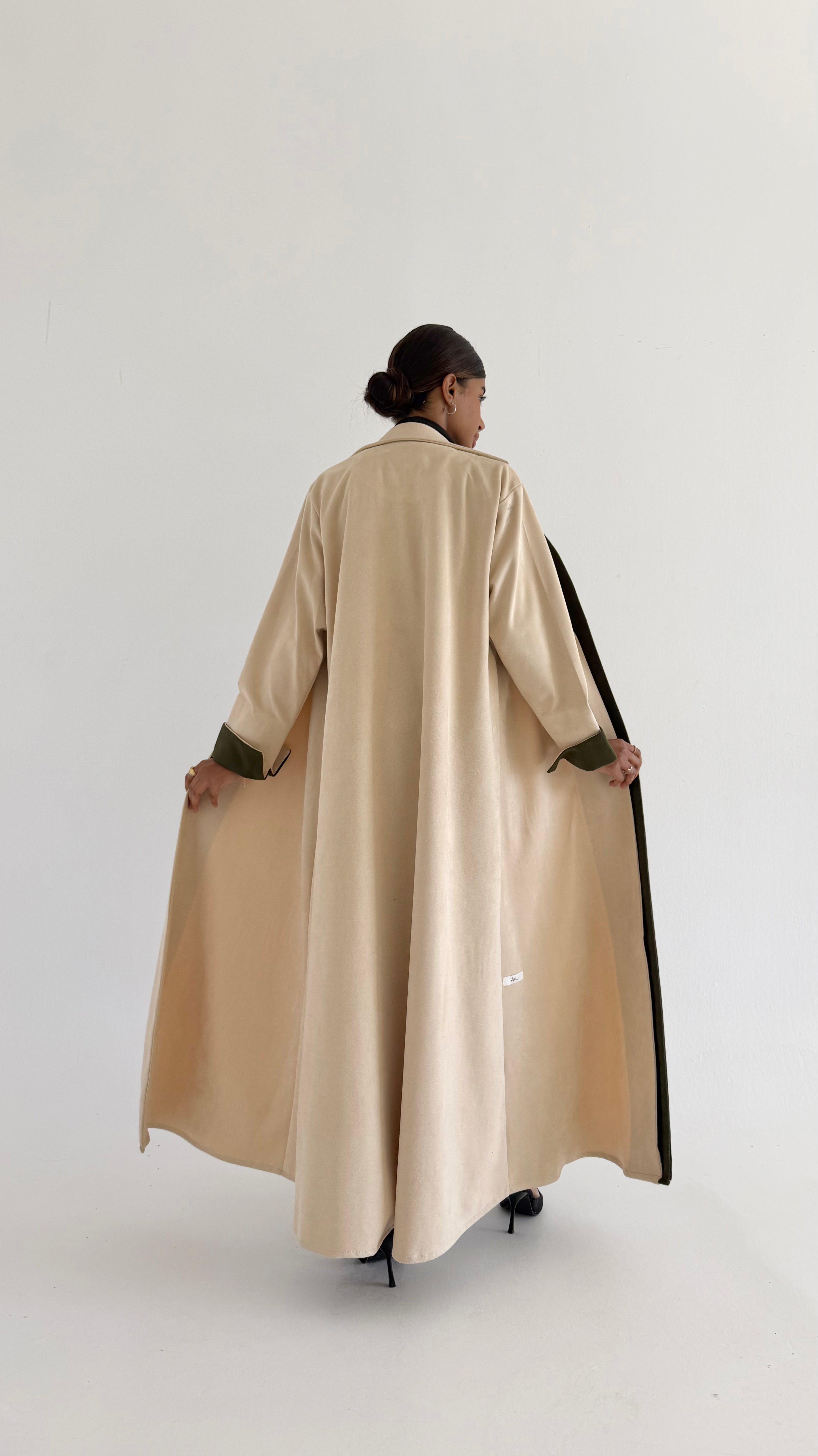 MW645 - Light Crepe Standing with Jacquard Half-Cloche