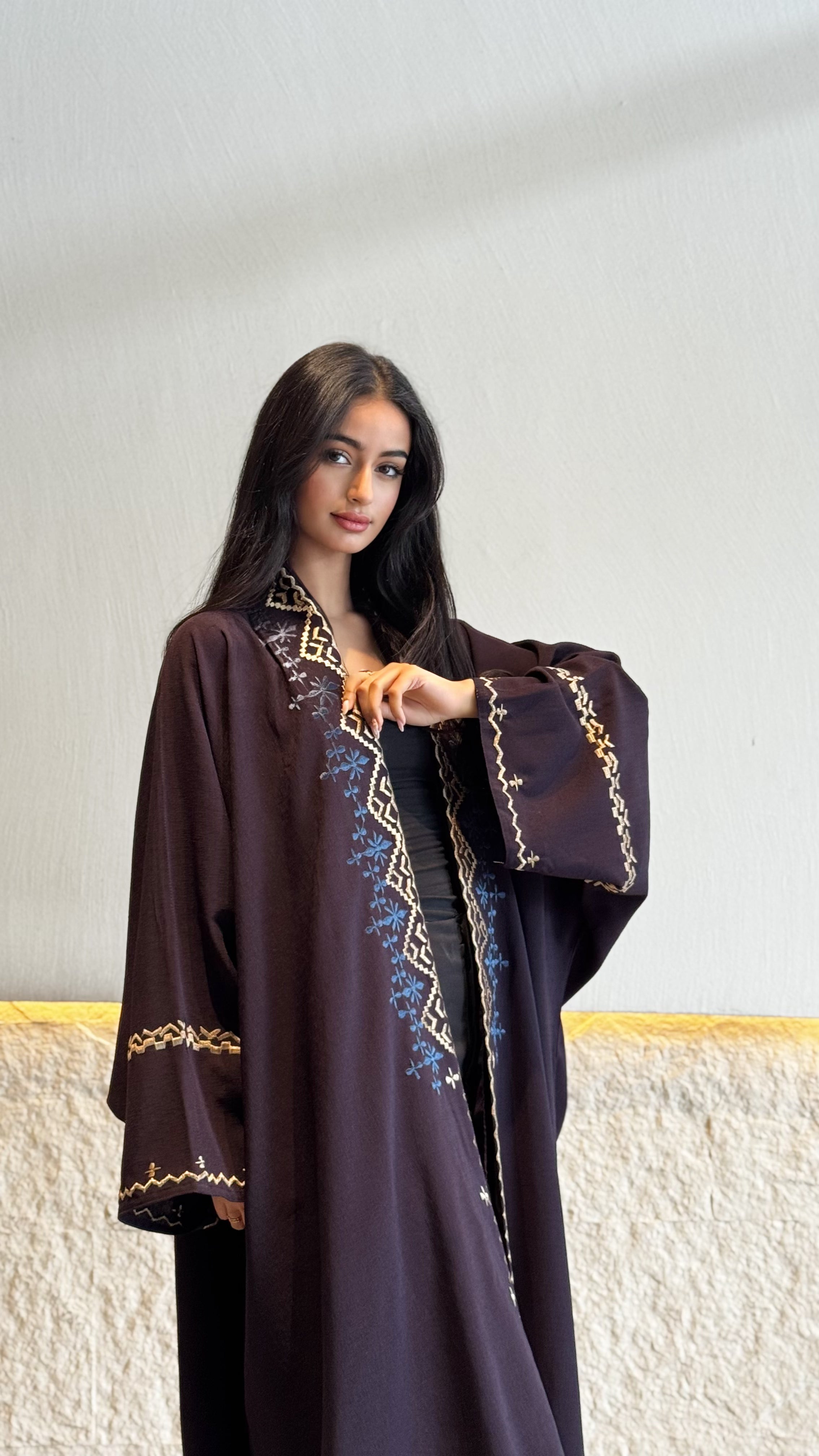 MW645 - Light Crepe Standing with Jacquard Half-Cloche