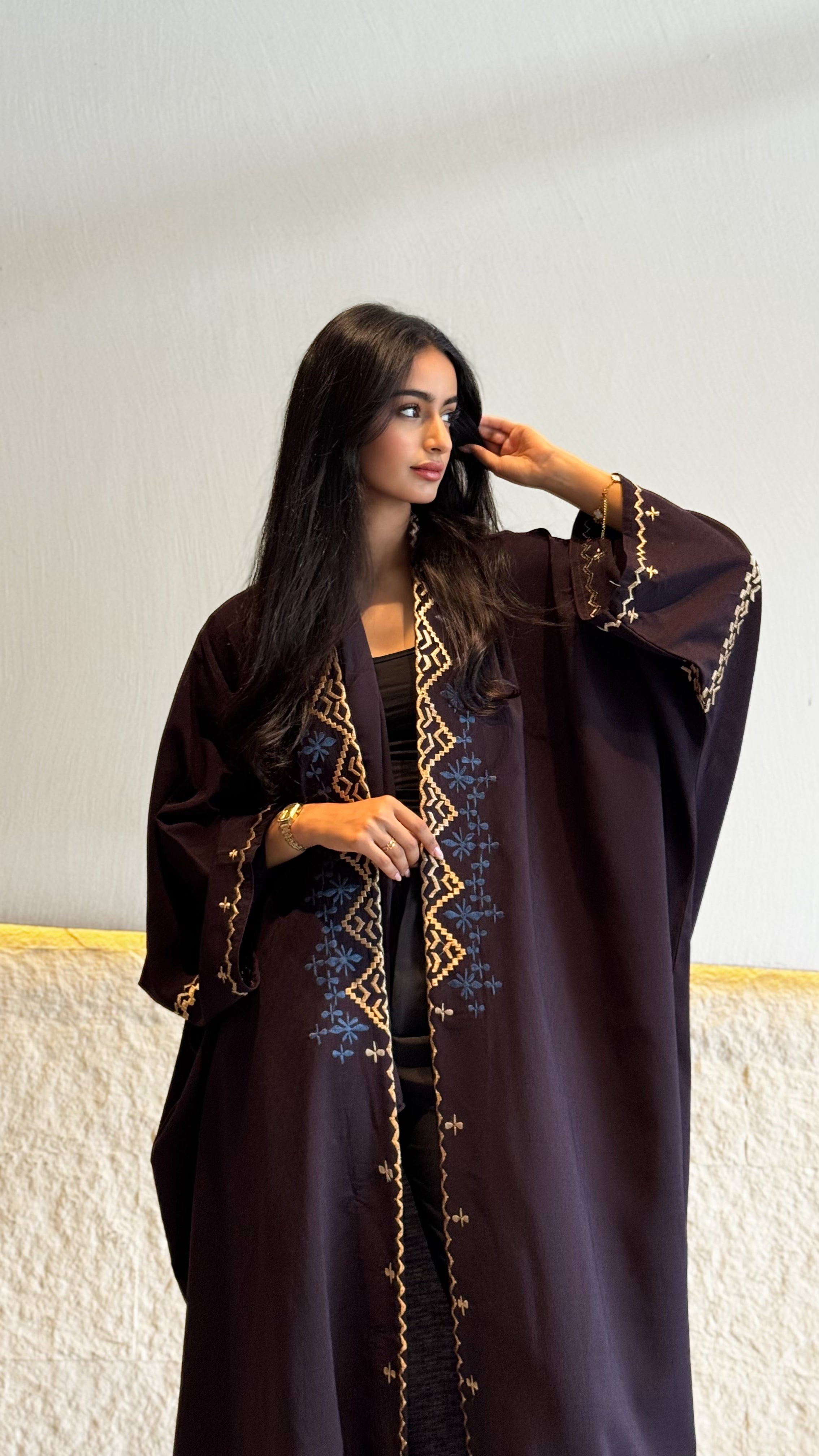 MW645 - Light Crepe Standing with Jacquard Half-Cloche