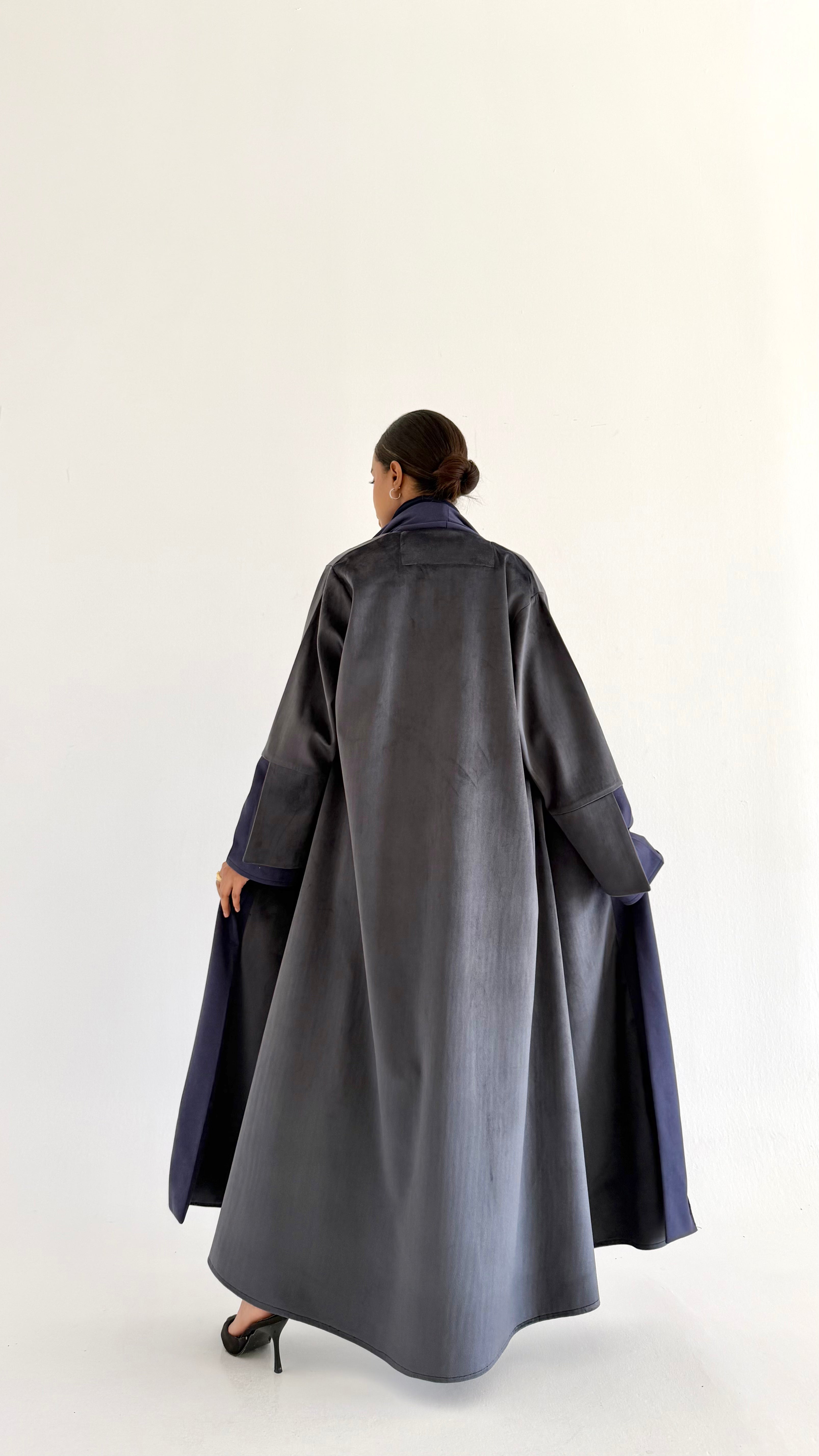 MW645 - Light Crepe Standing with Jacquard Half-Cloche