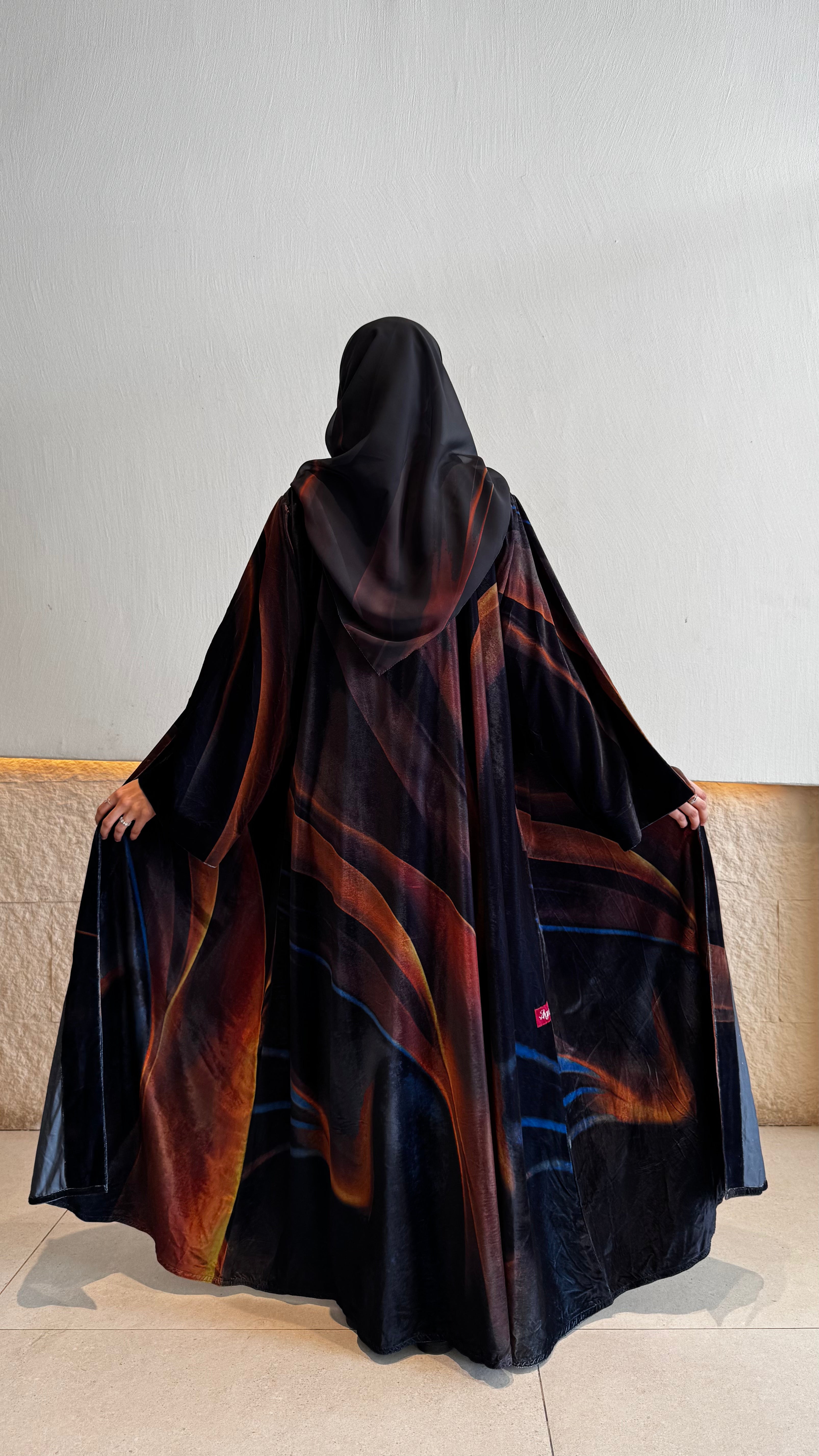 MWT635 - عباية مخمل طباعة