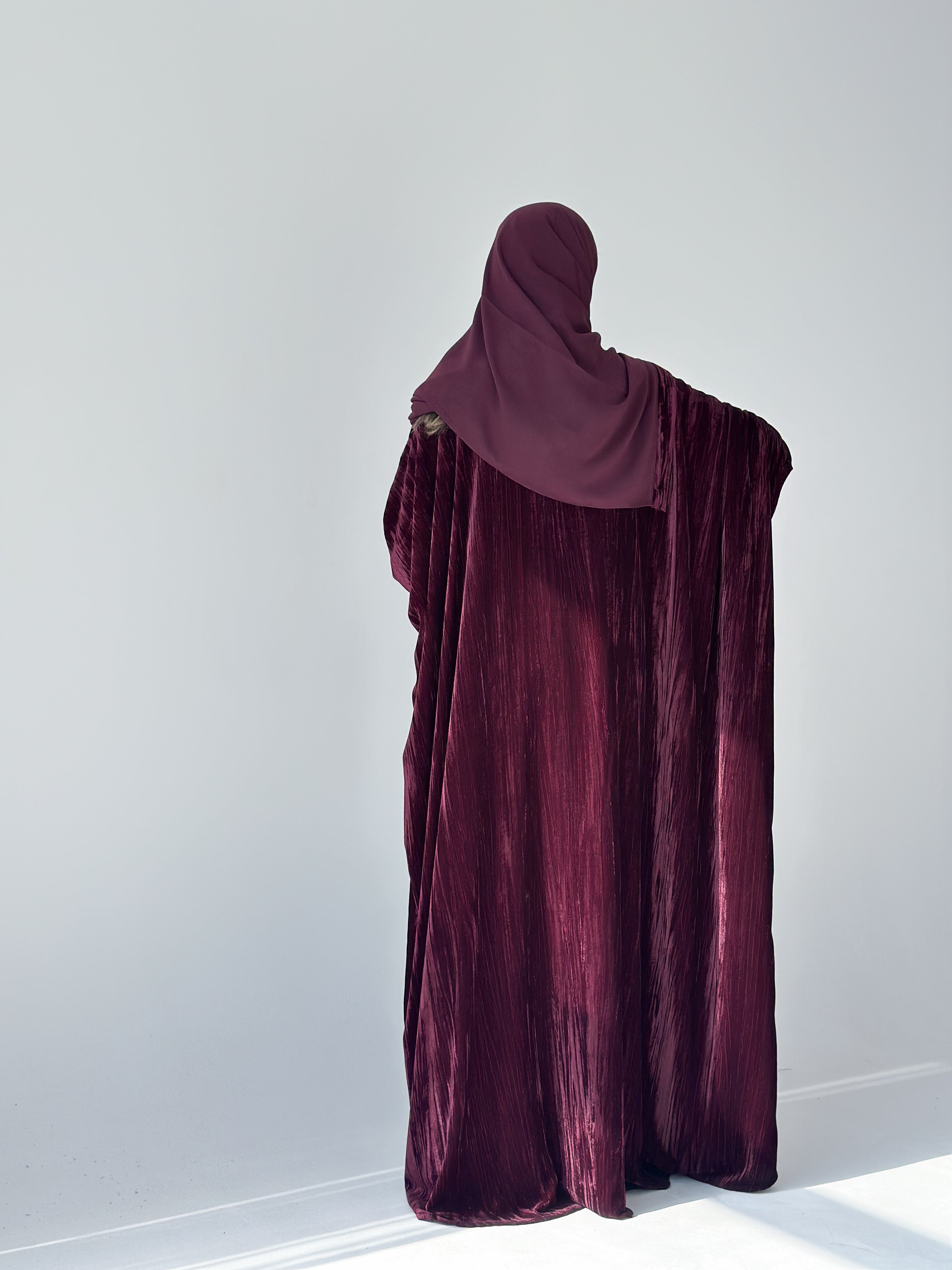 MW645 - Light Crepe Standing with Jacquard Half-Cloche