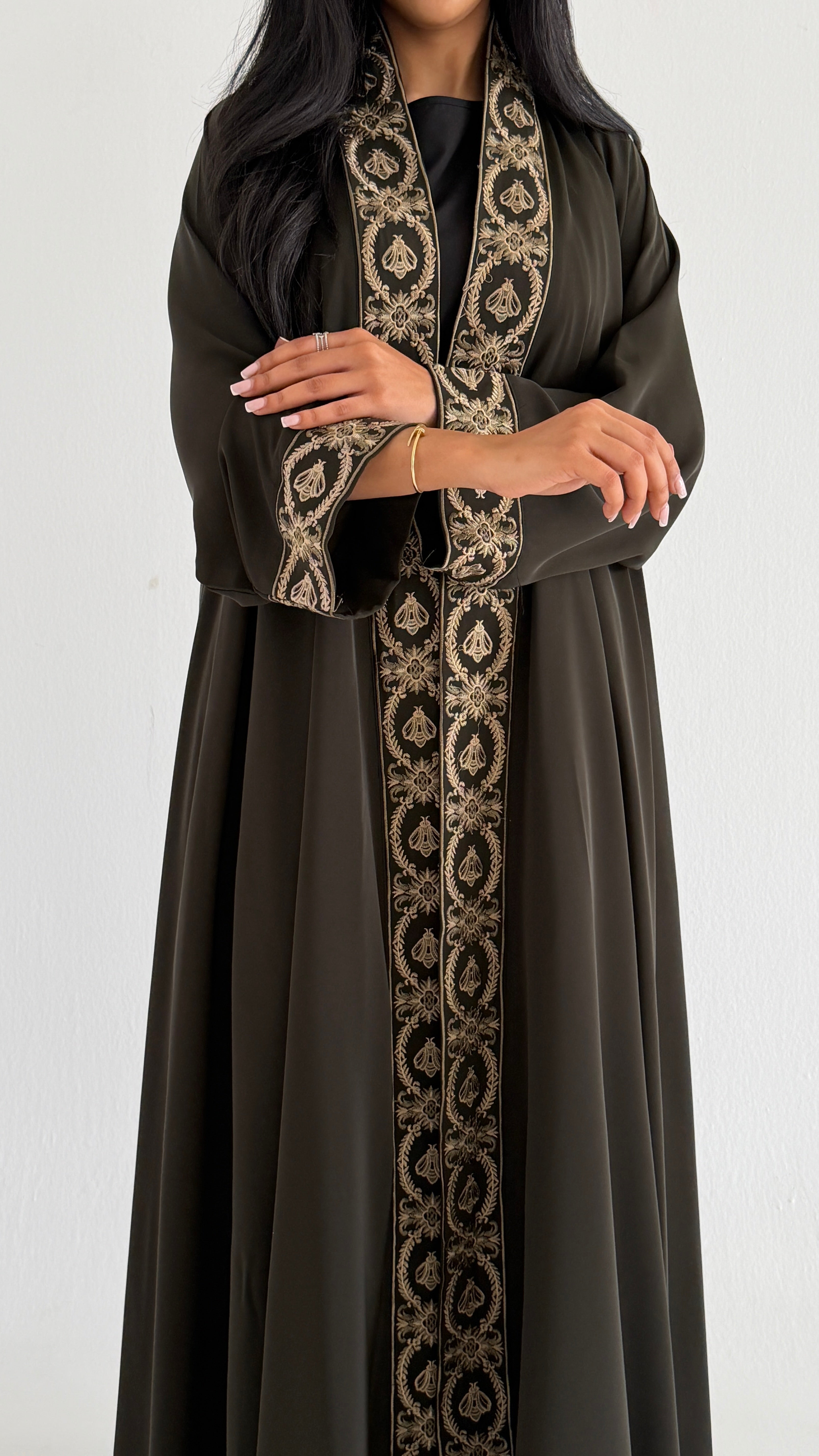 MW2138 - عبايه دبل كلوش بخامة نواعم كوري - Aya