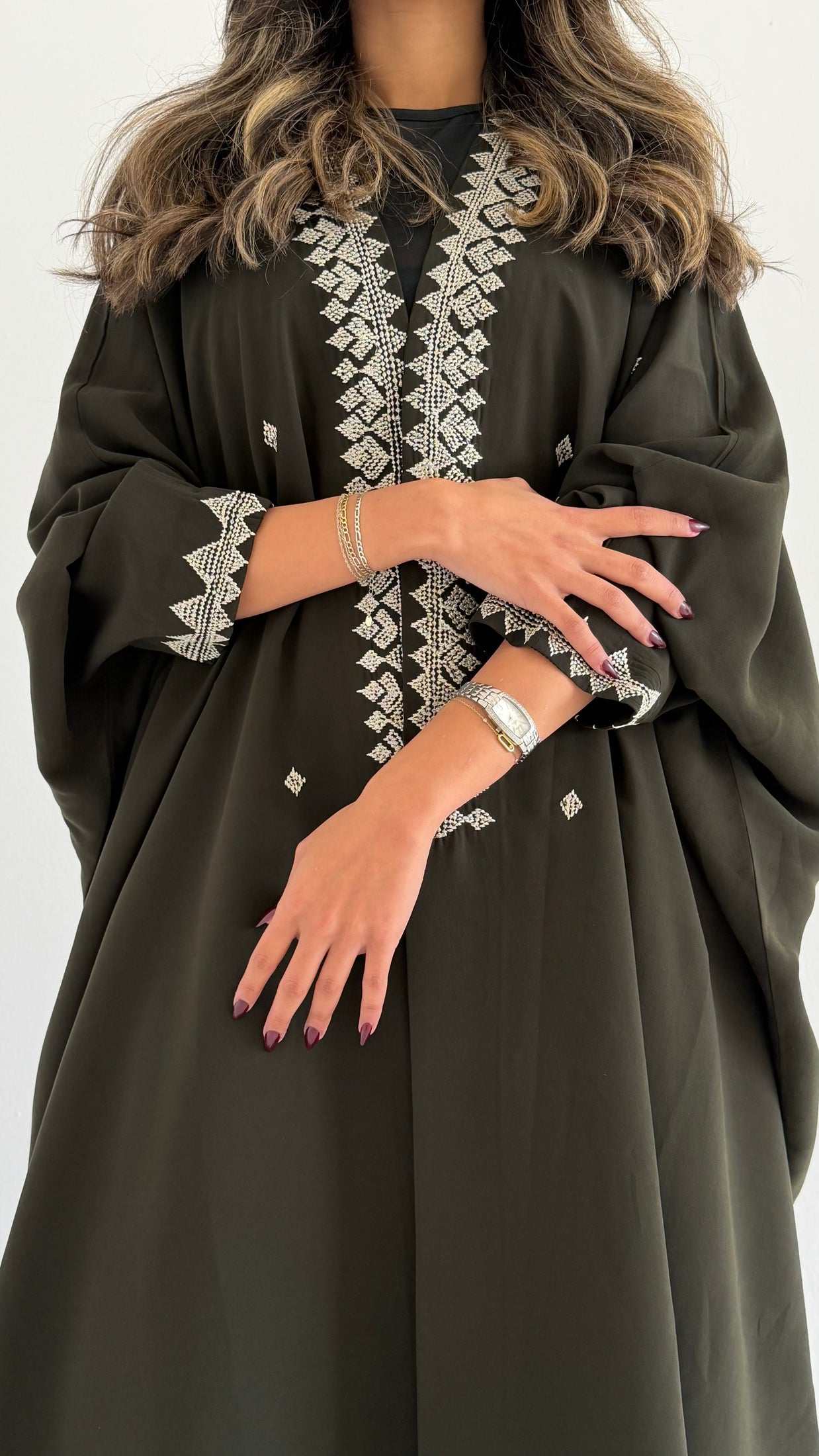 MWT679 - عباية زيتي تطريز - Aya