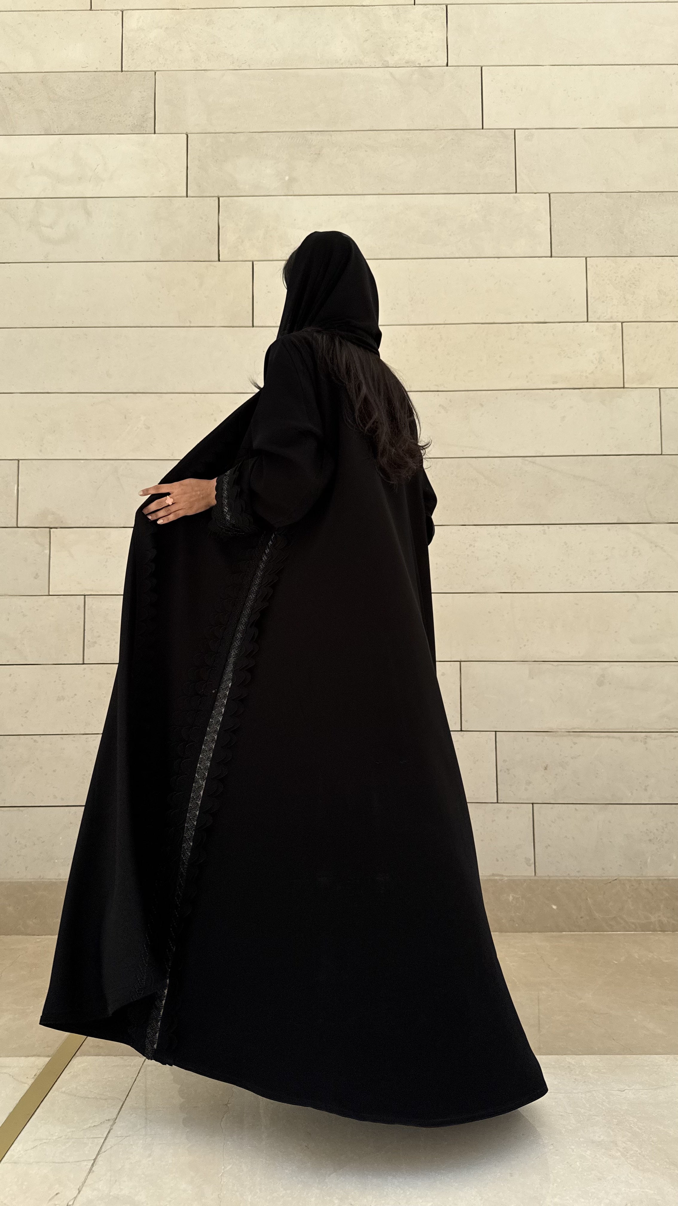 MW645 - Light Crepe Standing with Jacquard Half-Cloche
