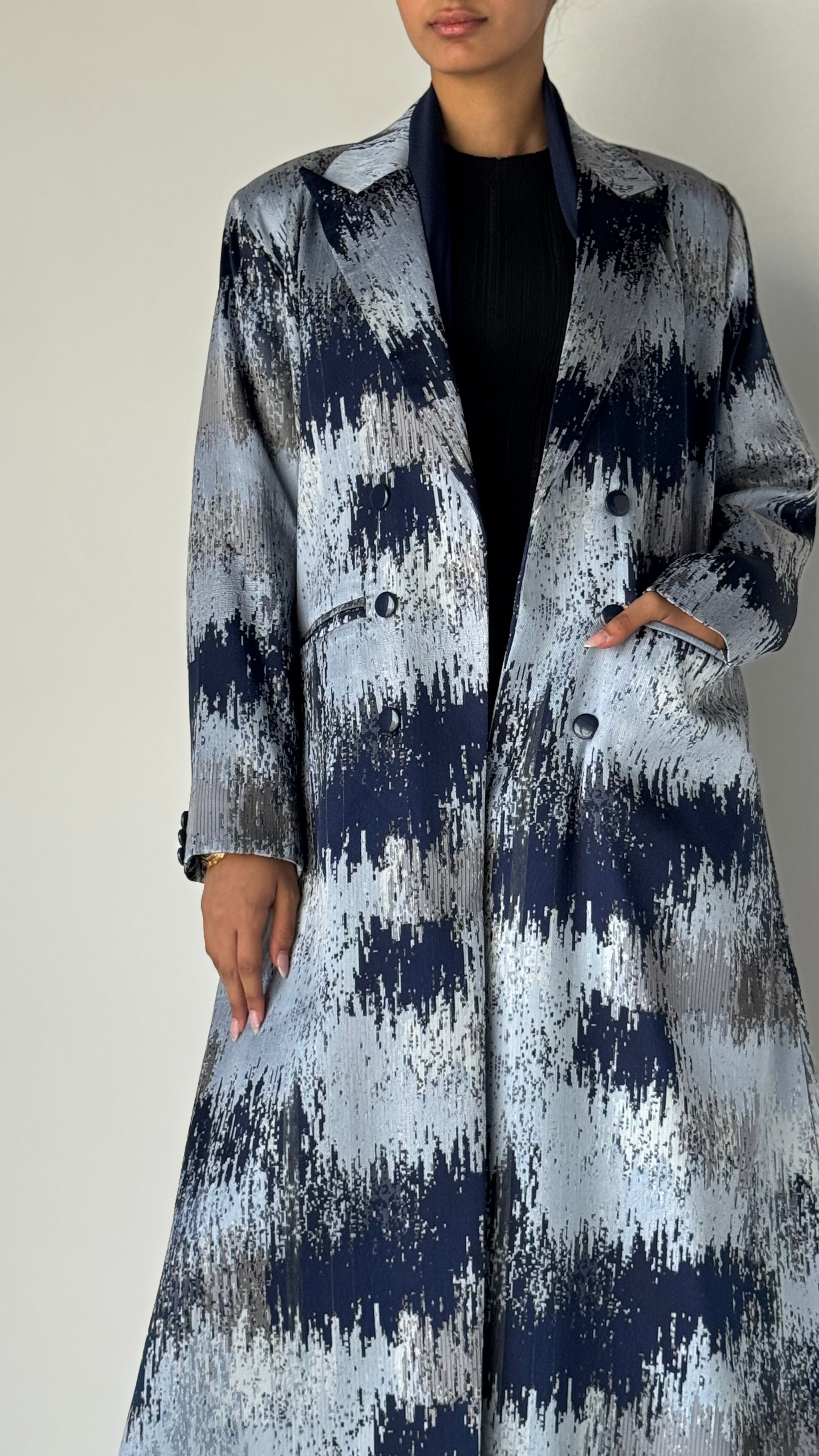 MW645 - Light Crepe Standing with Jacquard Half-Cloche