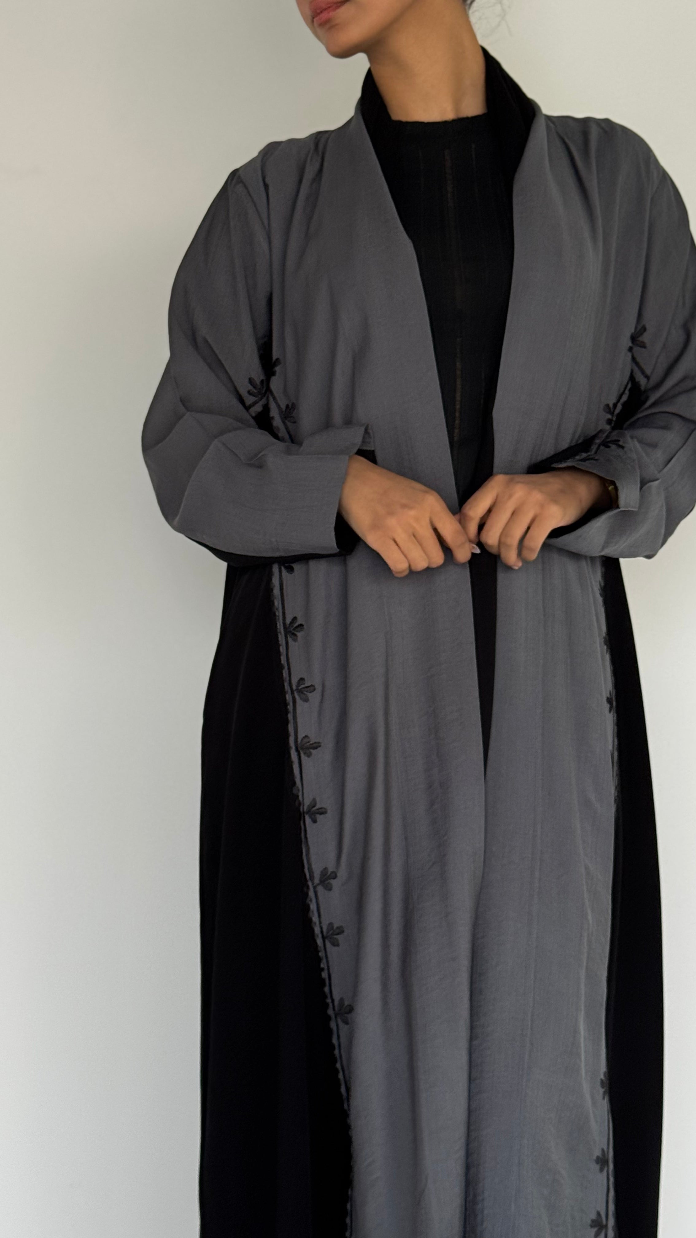 MW645 - Light Crepe Standing with Jacquard Half-Cloche