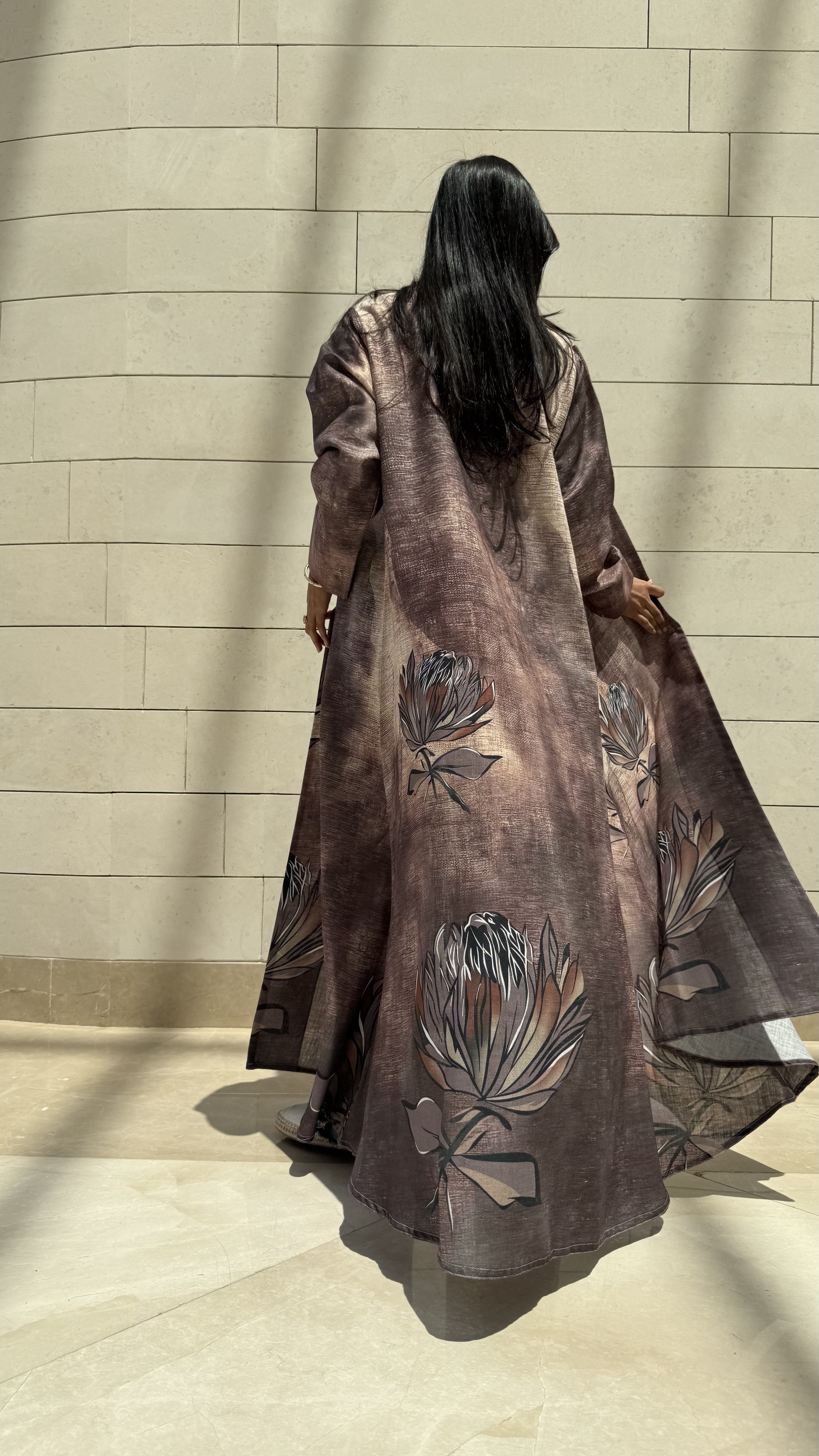 MW645 - Light Crepe Standing with Jacquard Half-Cloche