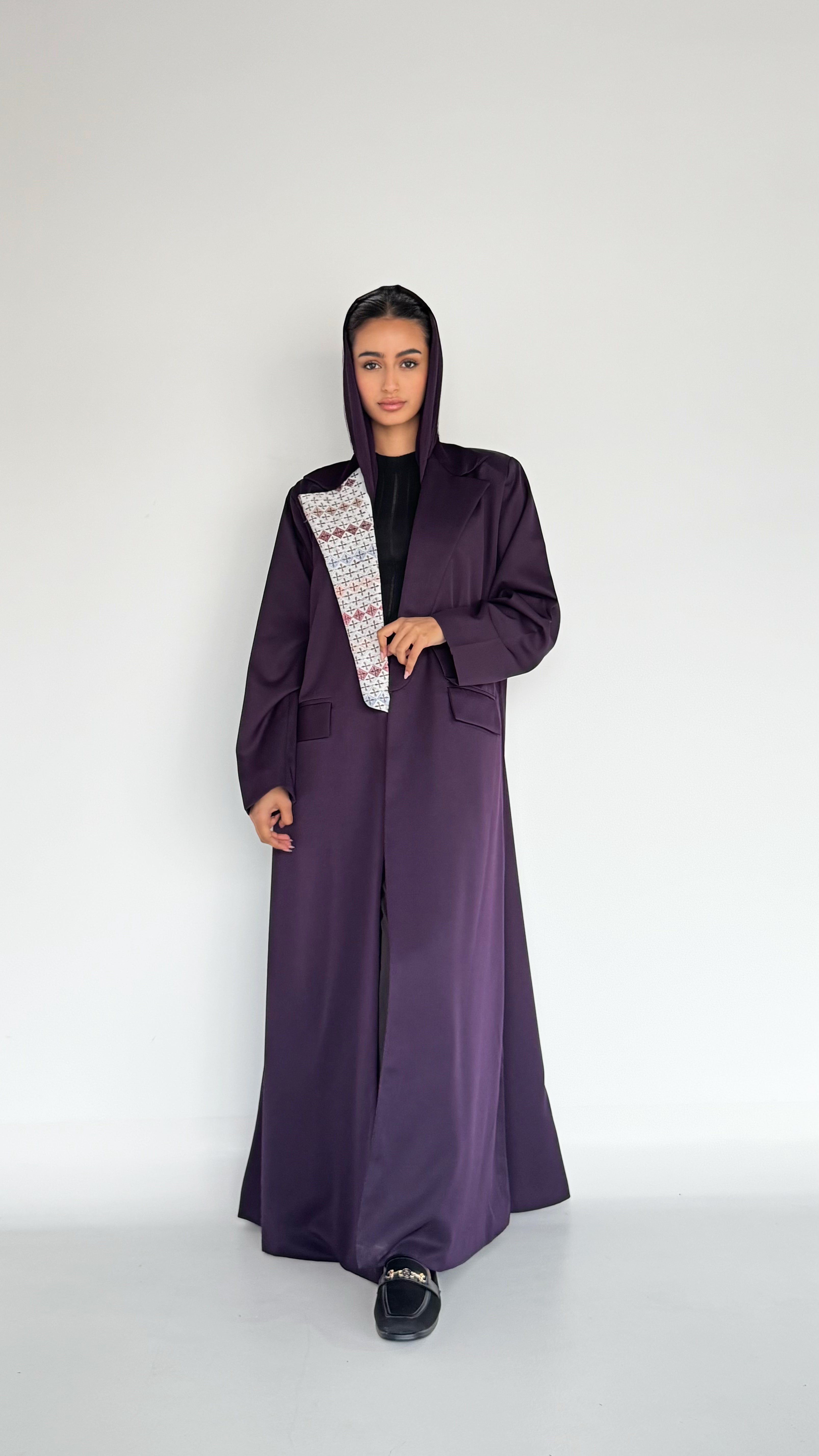 MW645 - Light Crepe Standing with Jacquard Half-Cloche