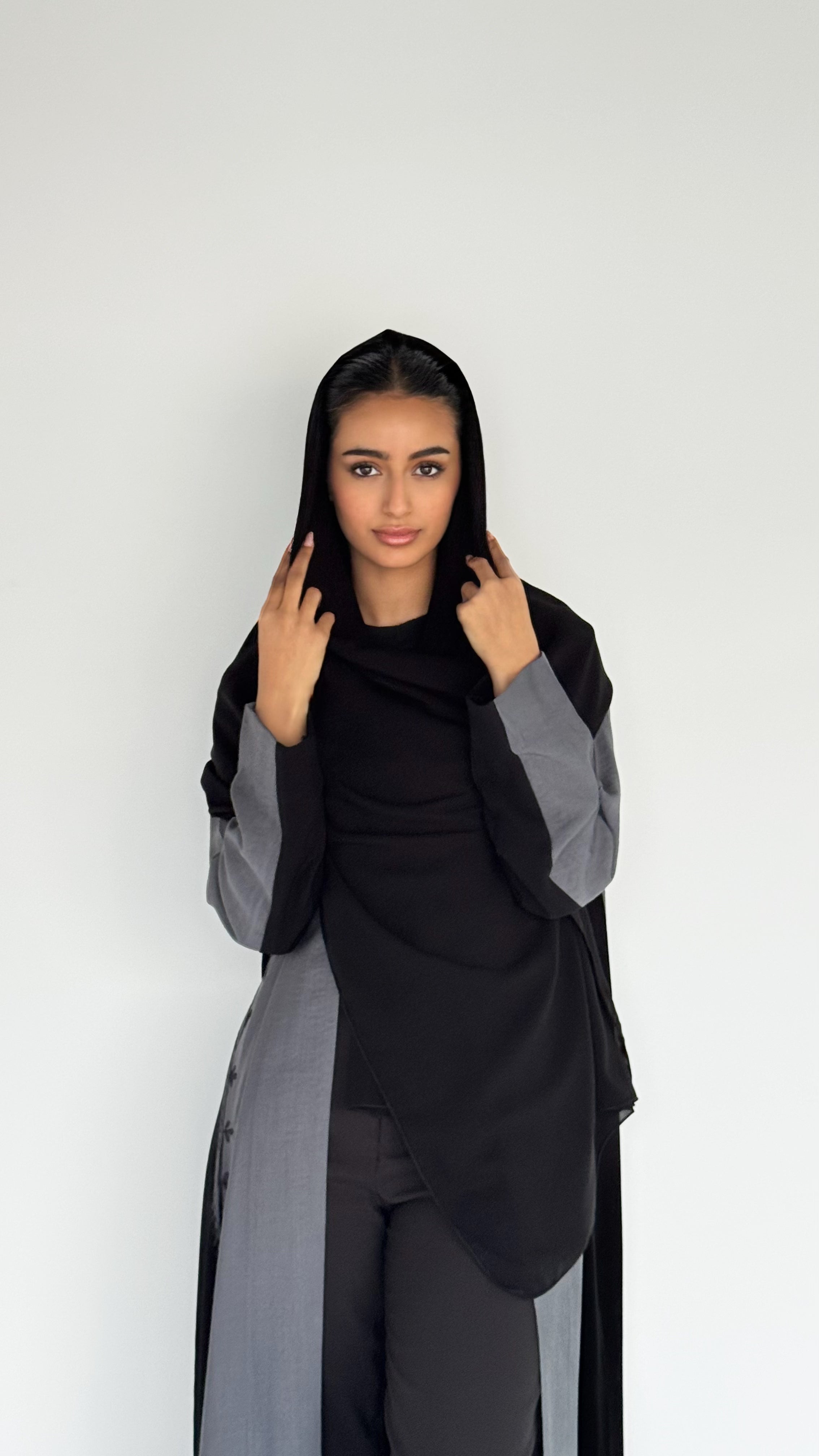 MW645 - Light Crepe Standing with Jacquard Half-Cloche
