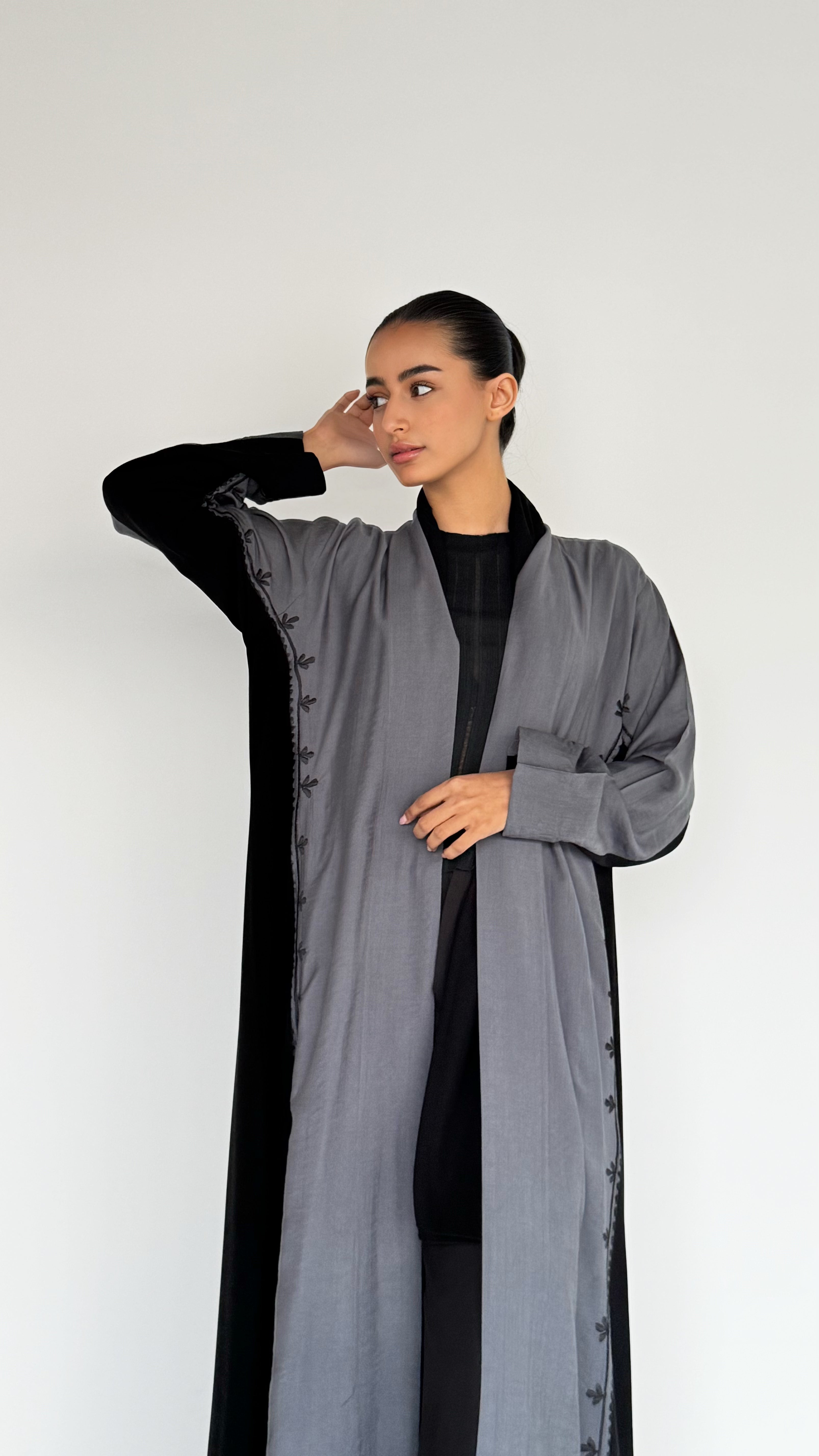 MW645 - Light Crepe Standing with Jacquard Half-Cloche