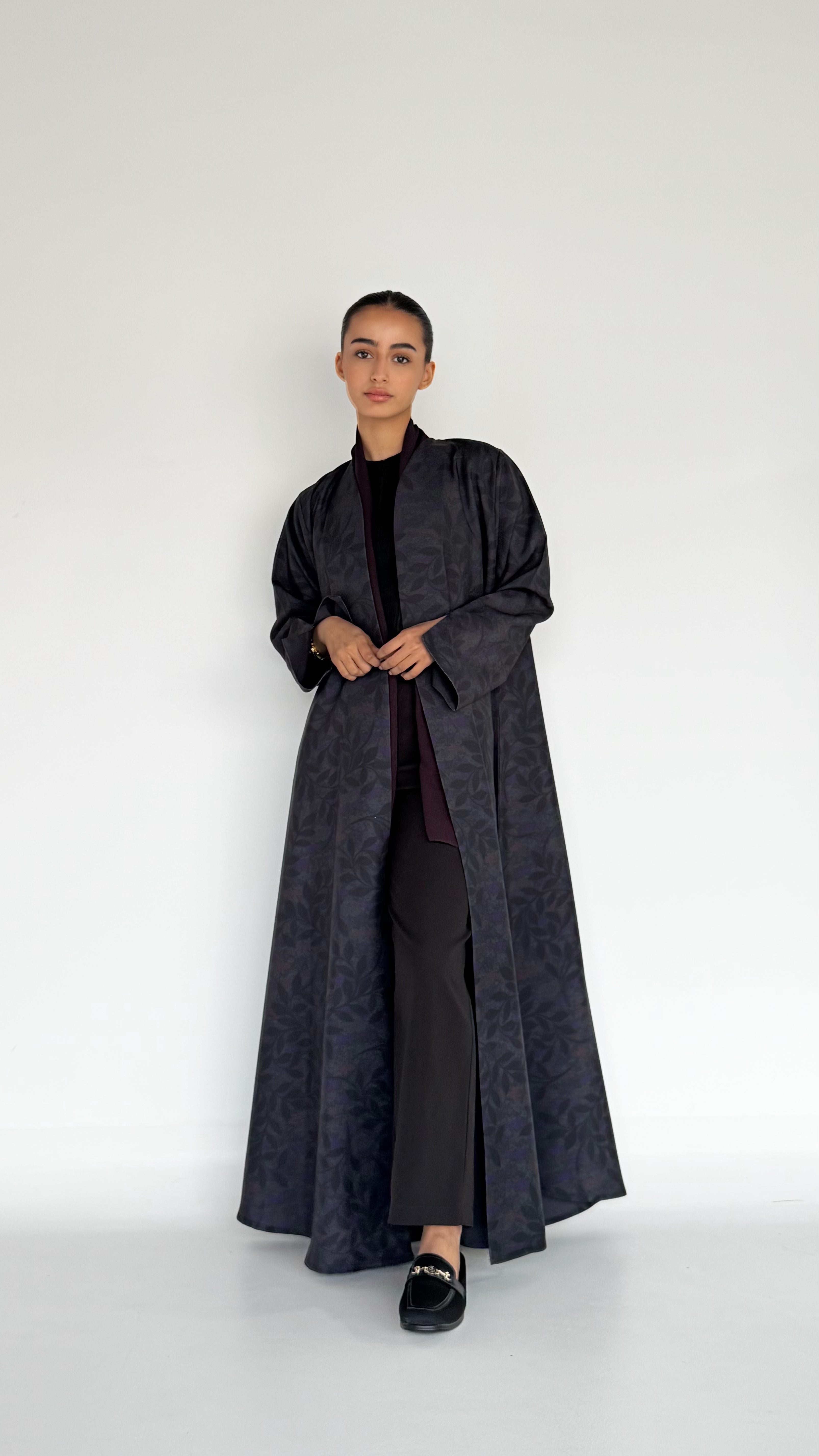 MW645 - Light Crepe Standing with Jacquard Half-Cloche