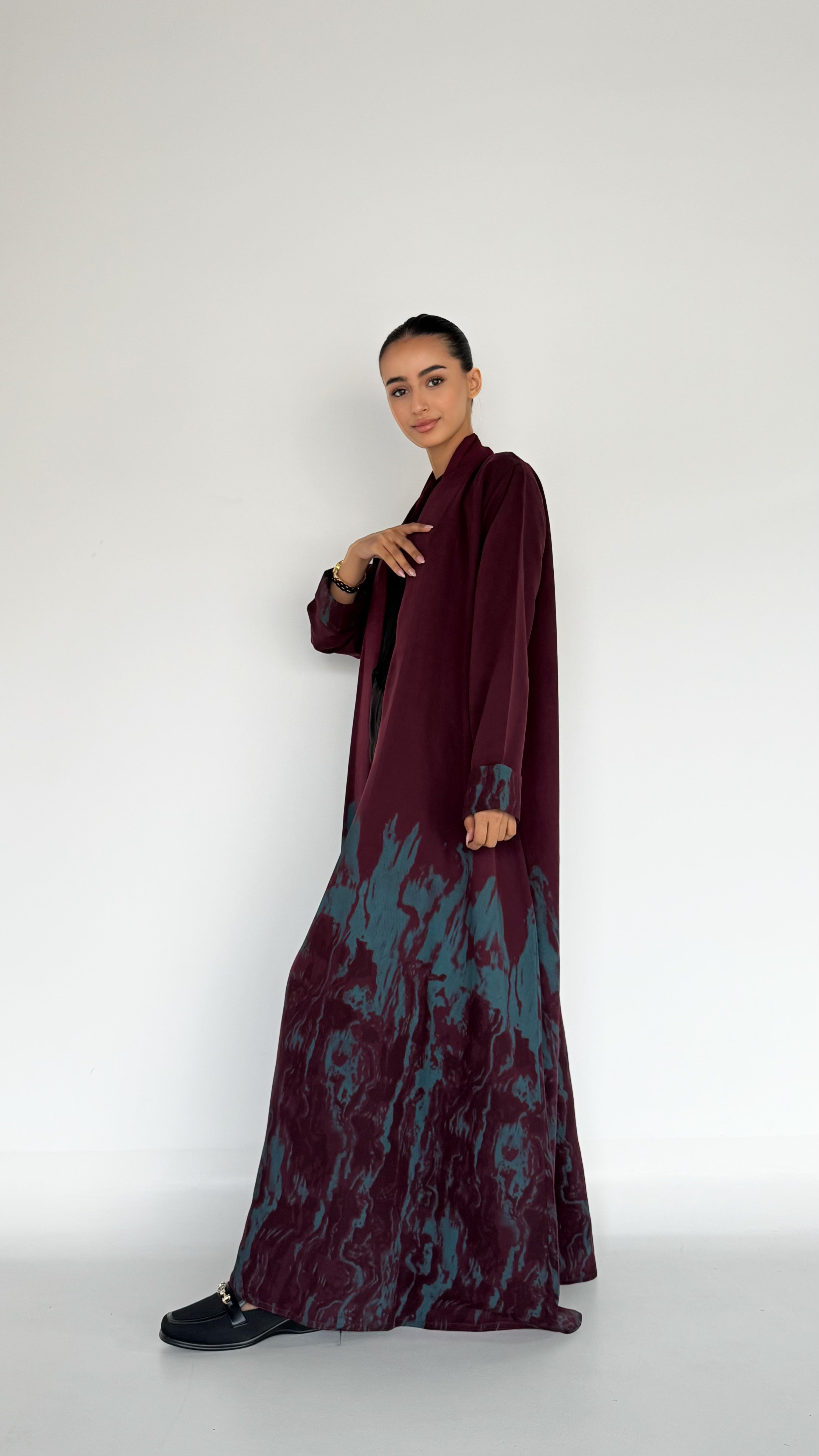 MWT381 - عباية عنابي طباعة