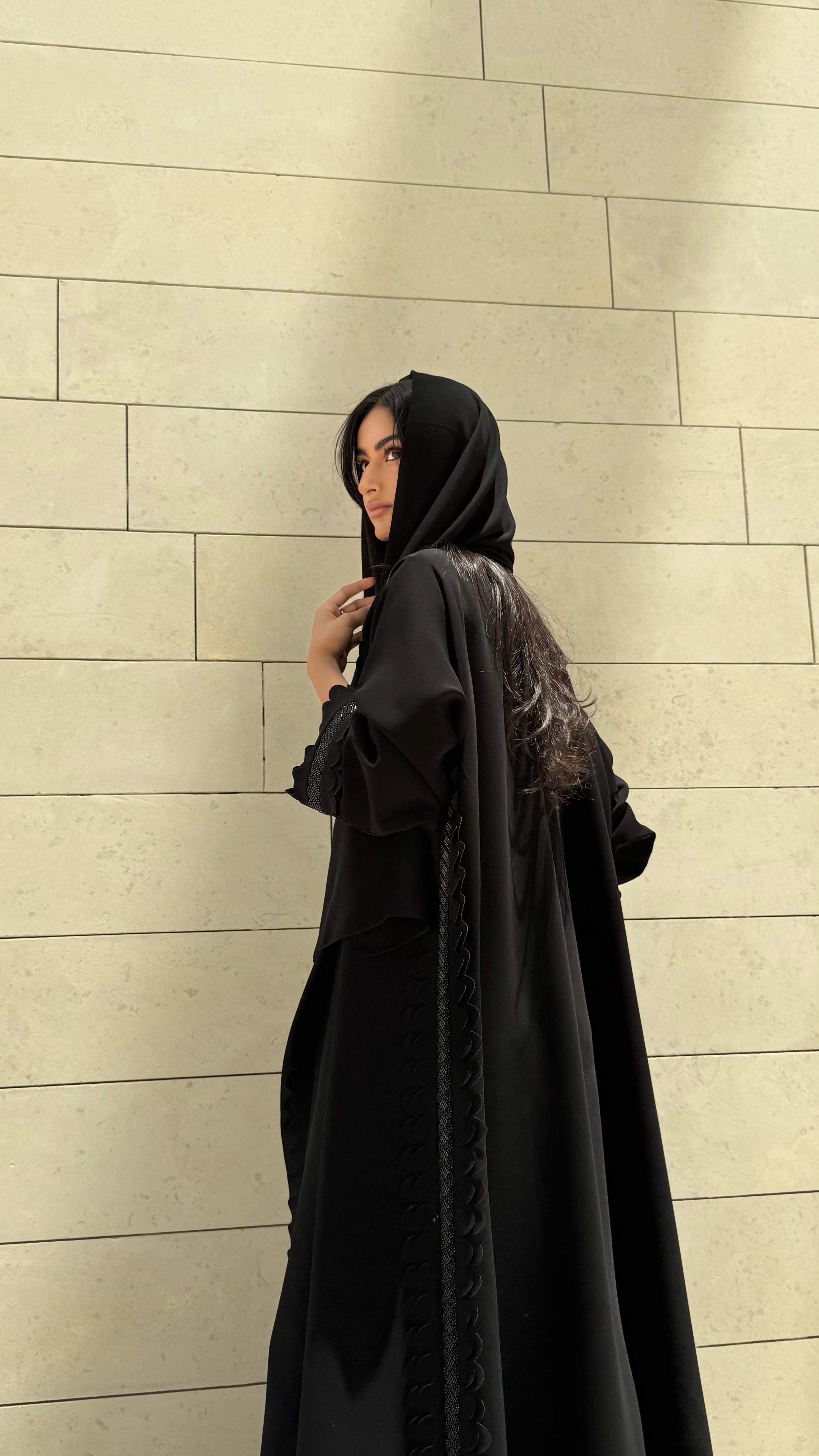 MW645 - Light Crepe Standing with Jacquard Half-Cloche