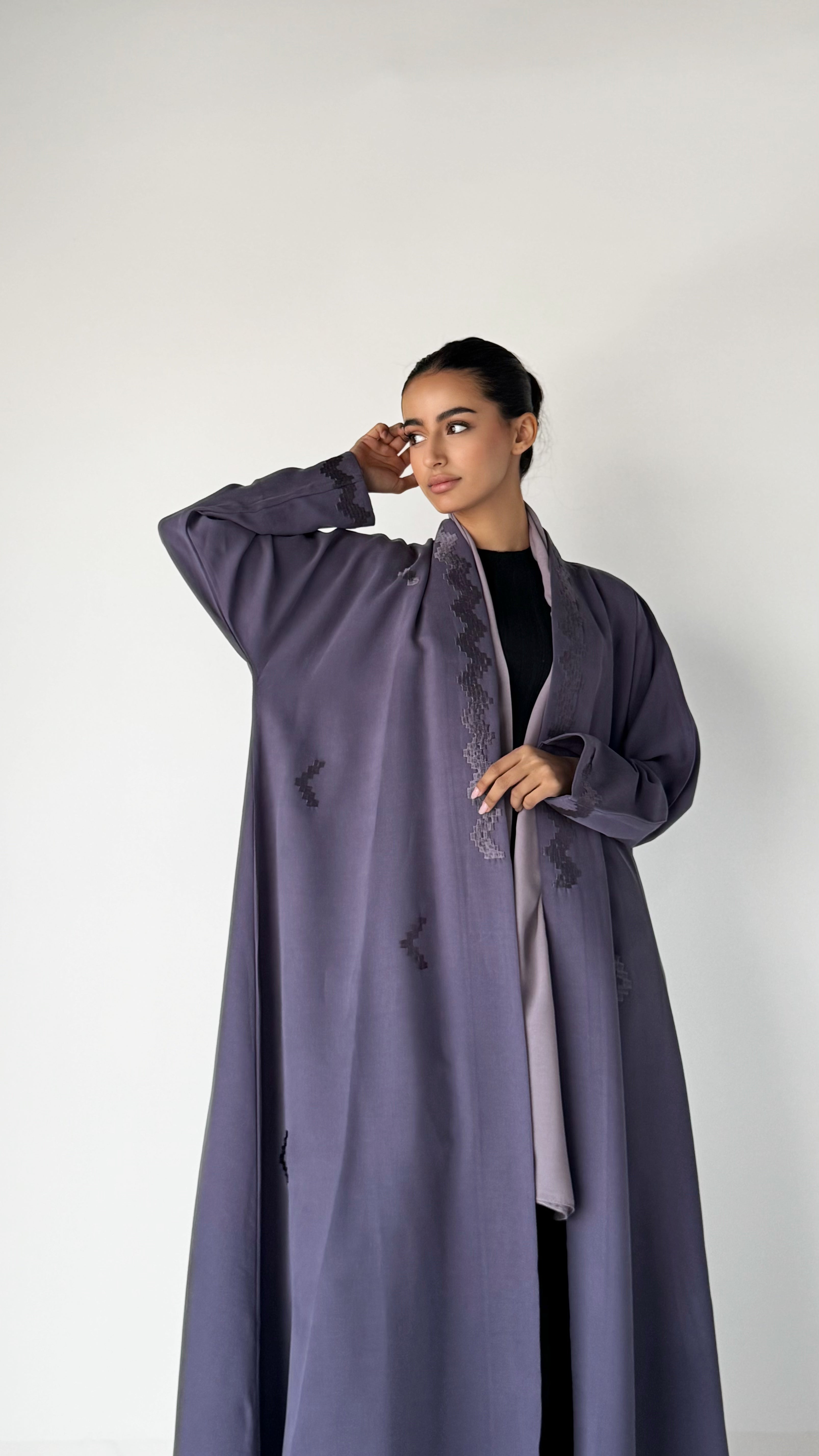 MW645 - Light Crepe Standing with Jacquard Half-Cloche